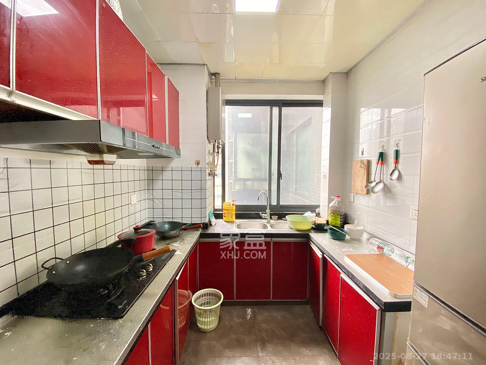 恒基凯旋门一二期  2室2厅1卫    1800.0元/月室内图