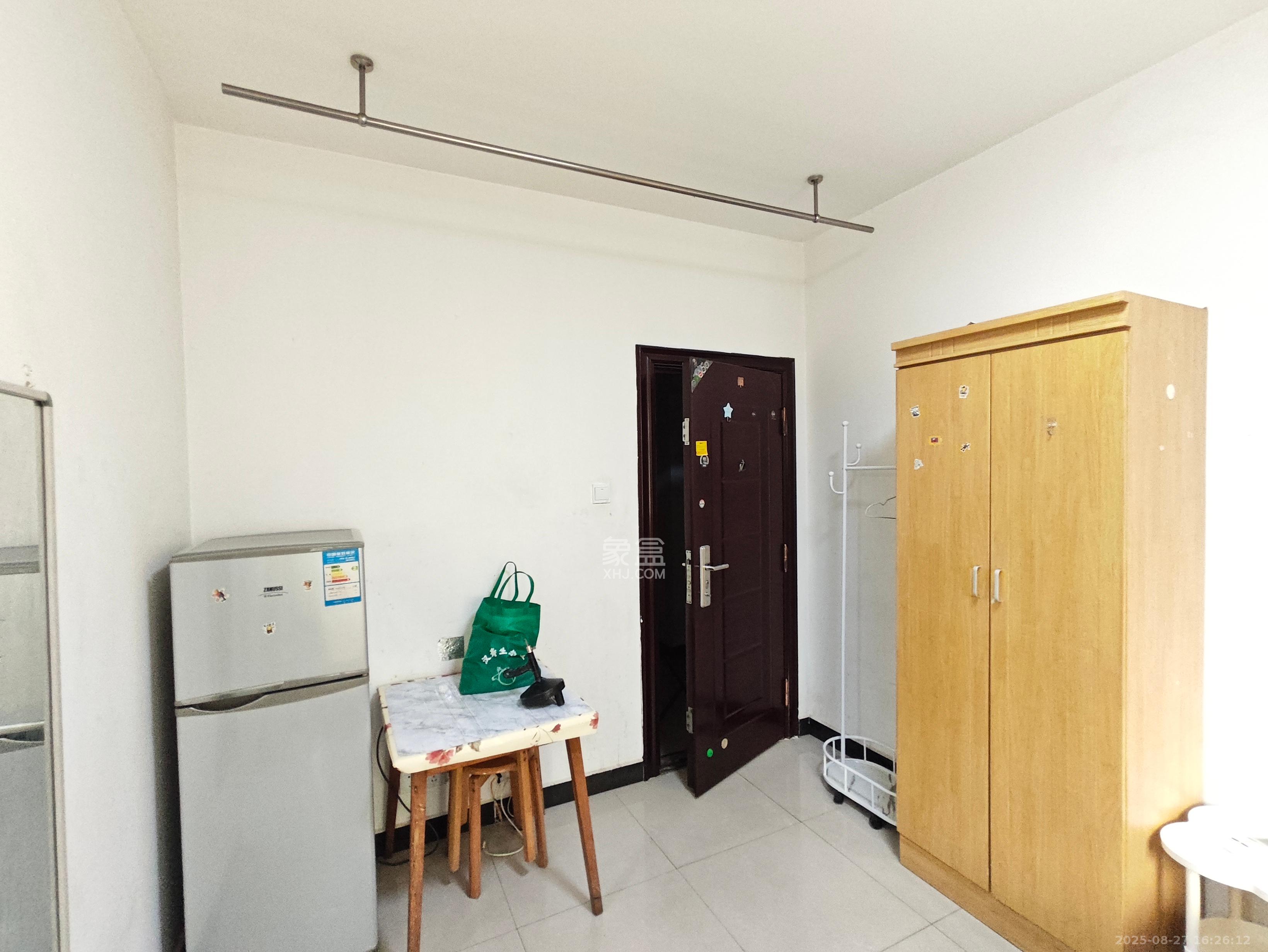 湖韵佳苑  1室1厅1卫    1000.0元/月 湖韵佳苑  1室1厅1卫    1000.0元/月室内图