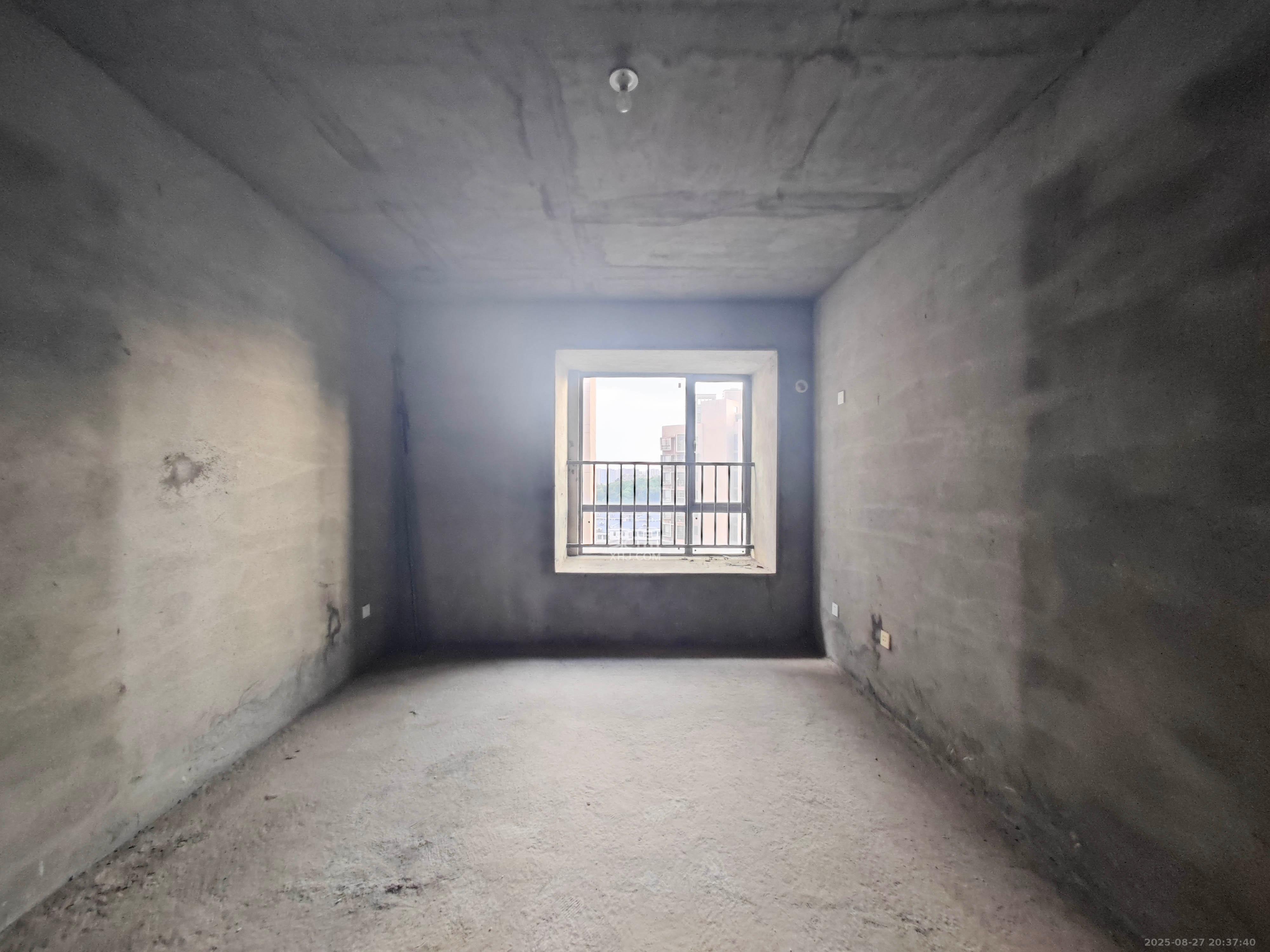 西湖鸿运佳苑 1室0厅0卫 75.0万 西湖鸿运佳苑 1室0厅0卫 75.0万卧室