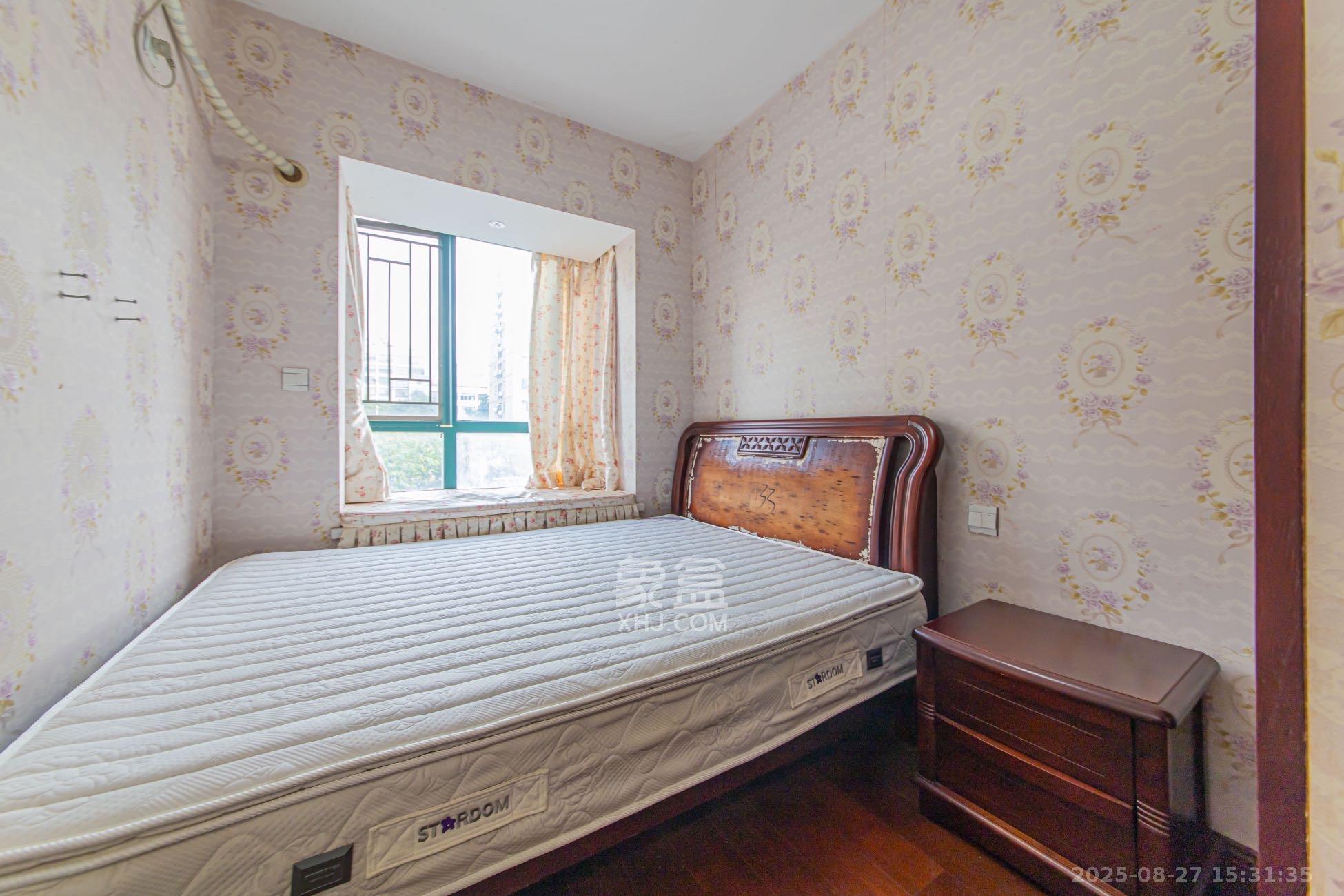 华天苑 3室2厅1卫 2400.0元/月 华天苑 3室2厅1卫 2400.0元/月室内图