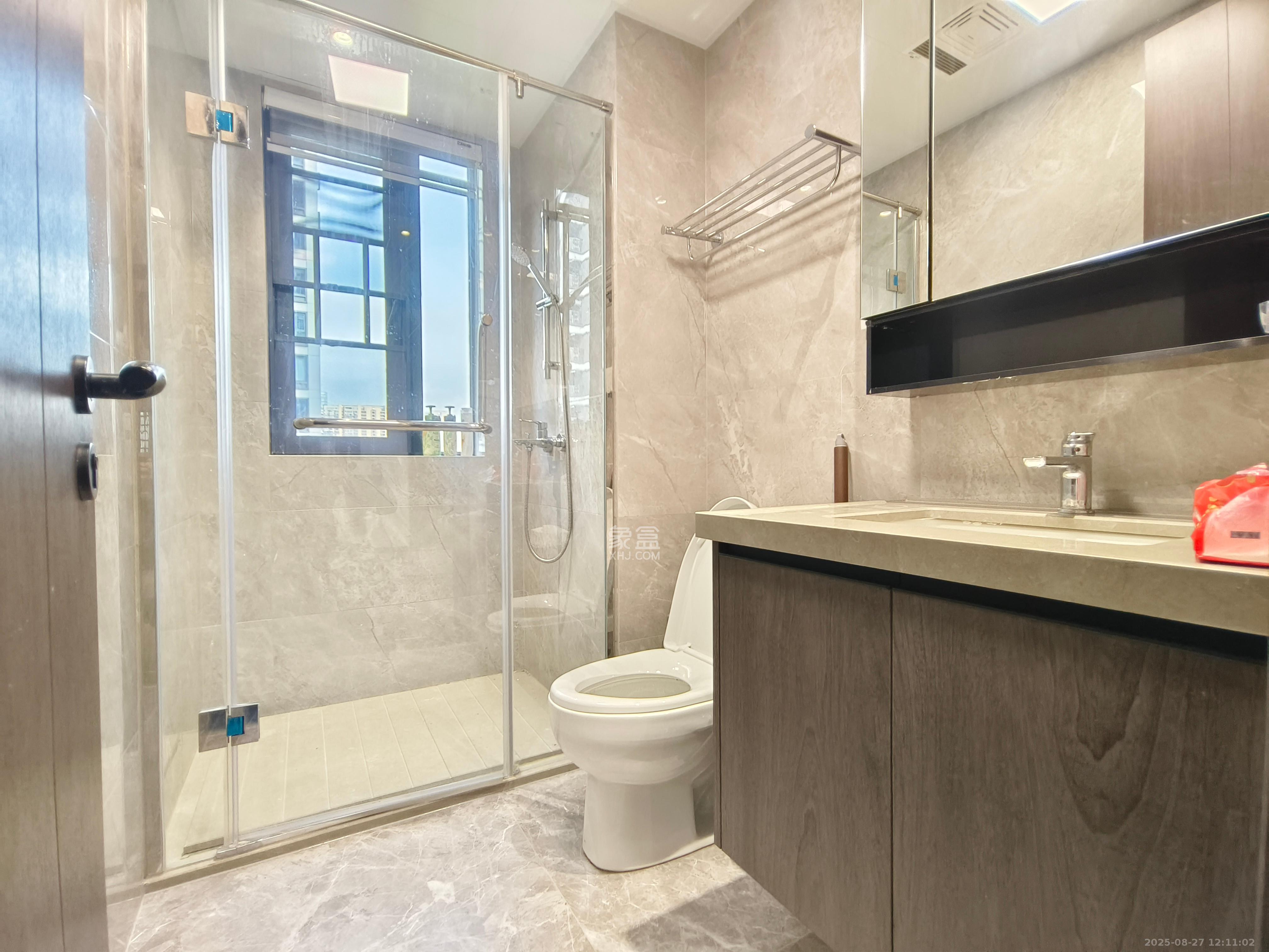 越秀湘江星汇城三期  4室2厅2卫    4200.0元/月 越秀湘江星汇城三期  4室2厅2卫    4200.0元/月室内图