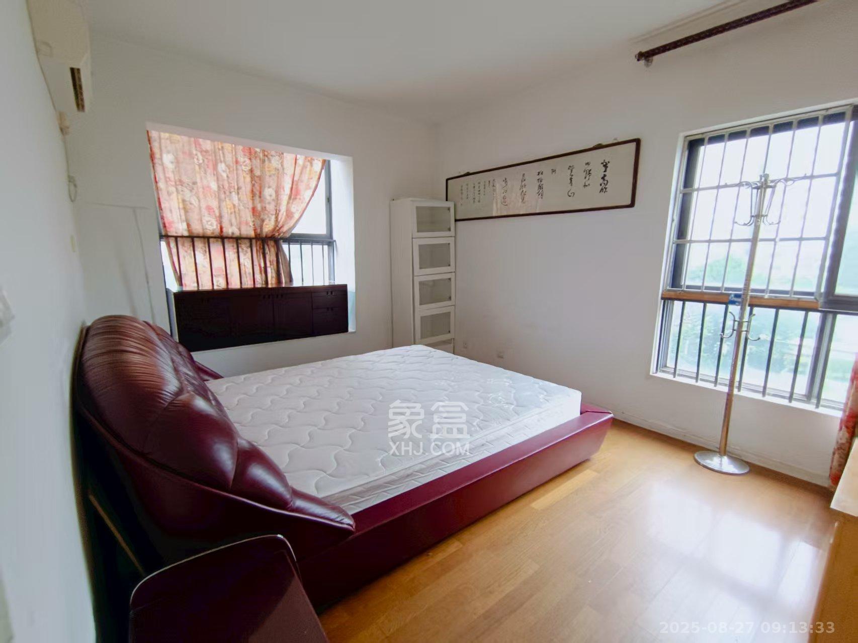 阳光100一期、四五期 4室2厅1卫 4500.0元/月 阳光100一期、四五期 4室2厅1卫 4500.0元/月室内图