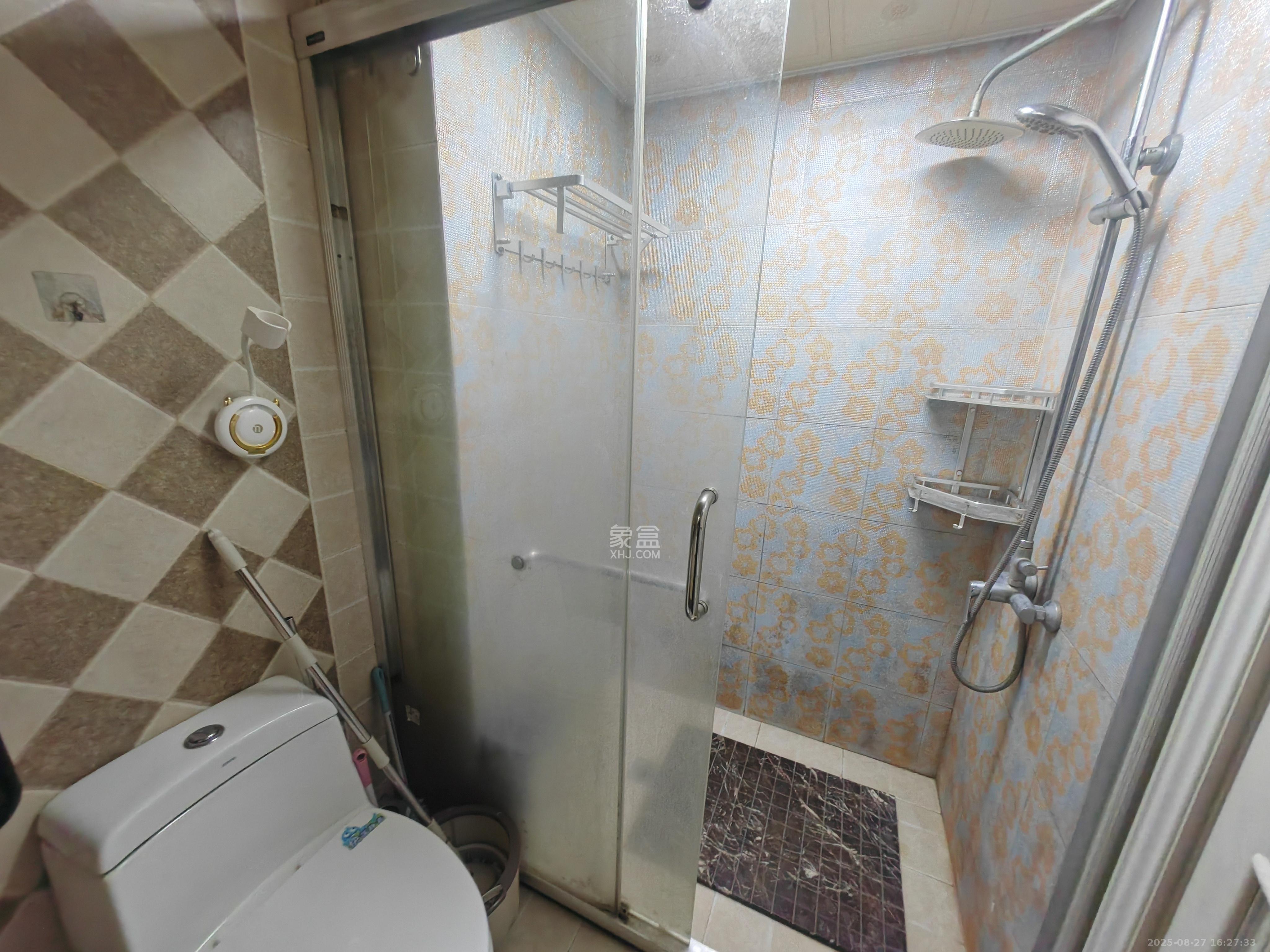 宏聚地中海  3室2厅2卫   2500.00元/月室内图
