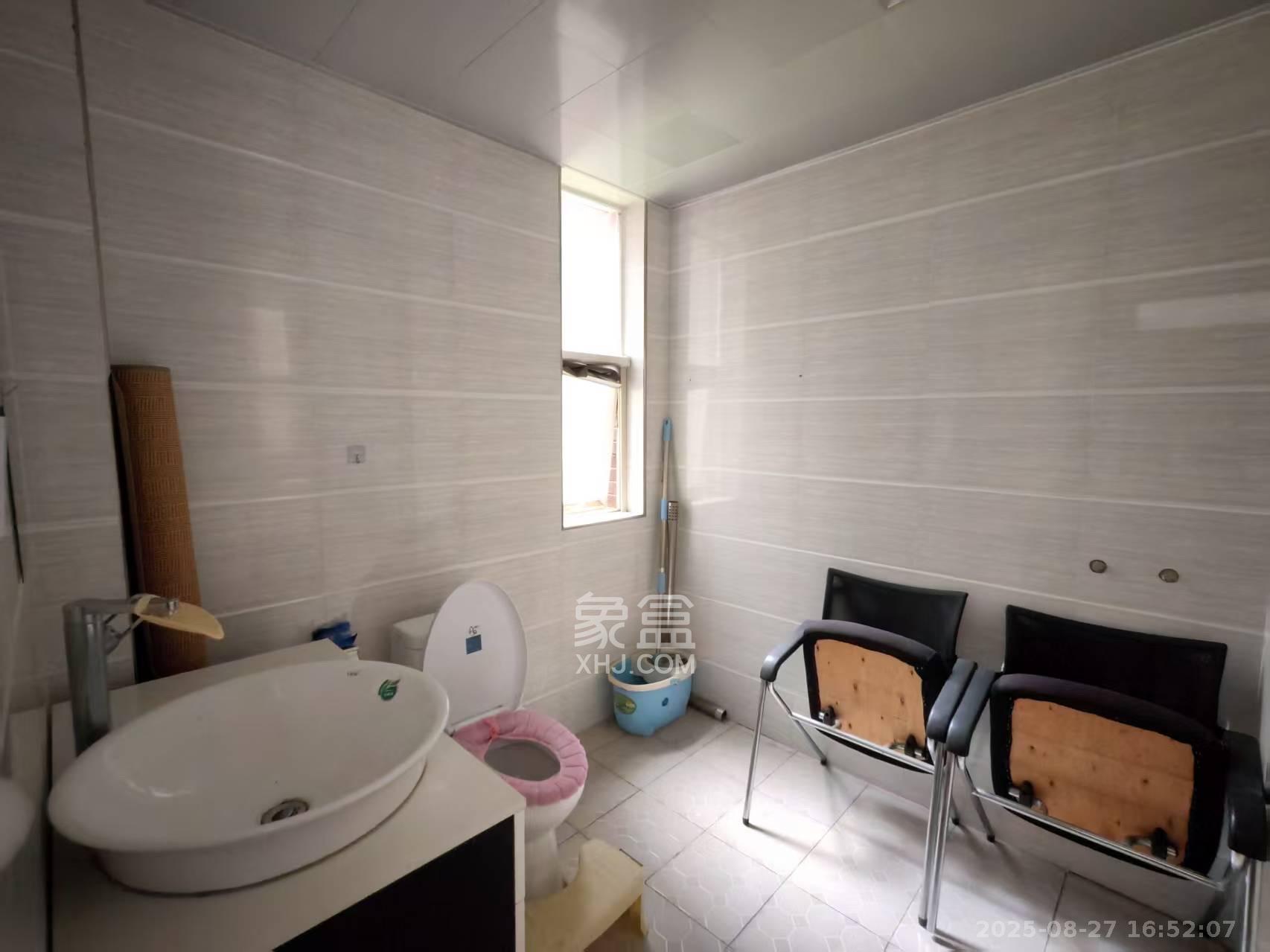 升远君尚嘉筑  3室2厅1卫    2400.0元/月 升远君尚嘉筑  3室2厅1卫    2400.0元/月室内图