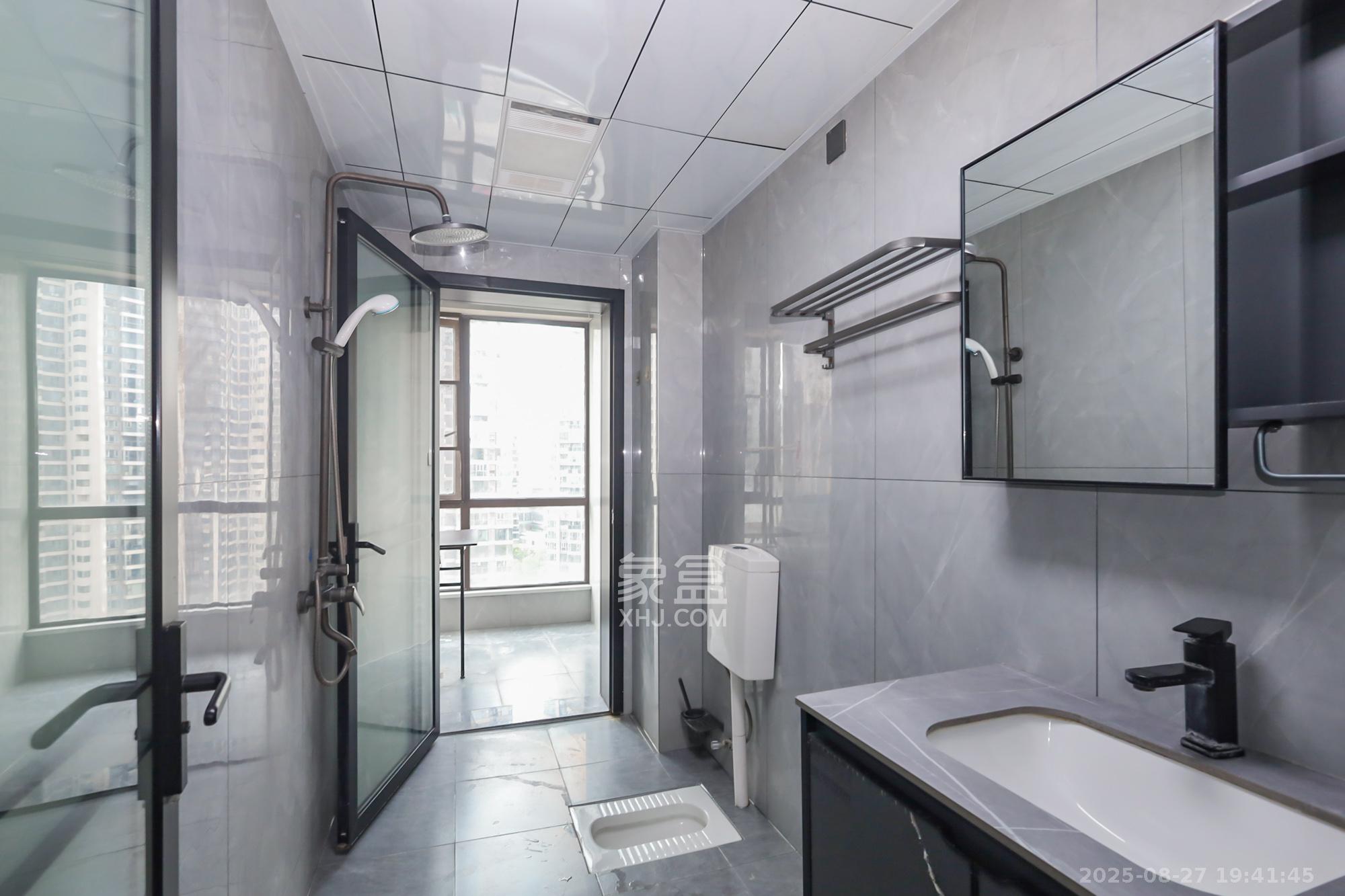 保利西海岸A区  4室2厅2卫    208.0万 保利西海岸A区  4室2厅2卫    208.0万卫生间