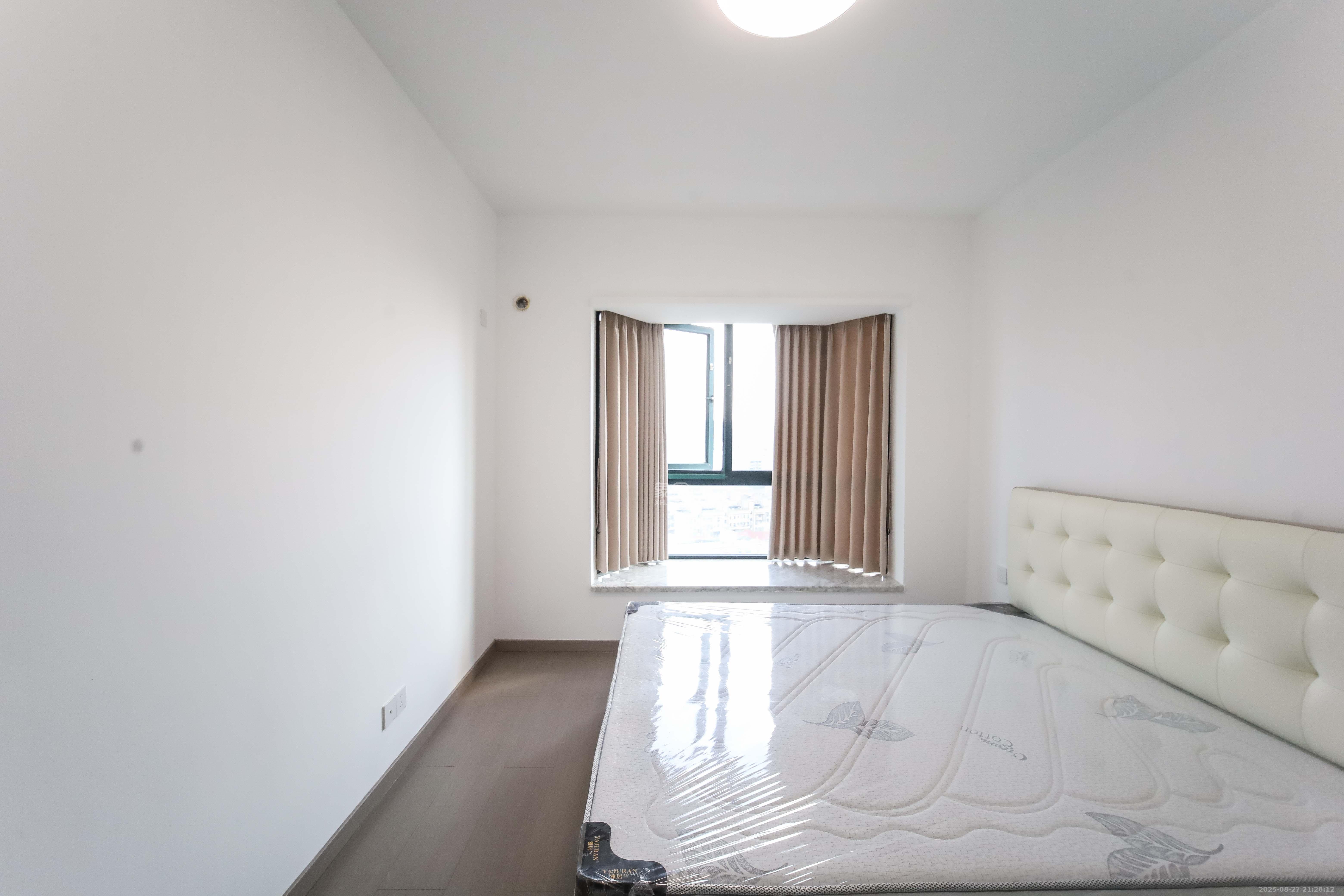 先锋东外滩  3室2厅2卫    99.0万 先锋东外滩  3室2厅2卫    99.0万卧室