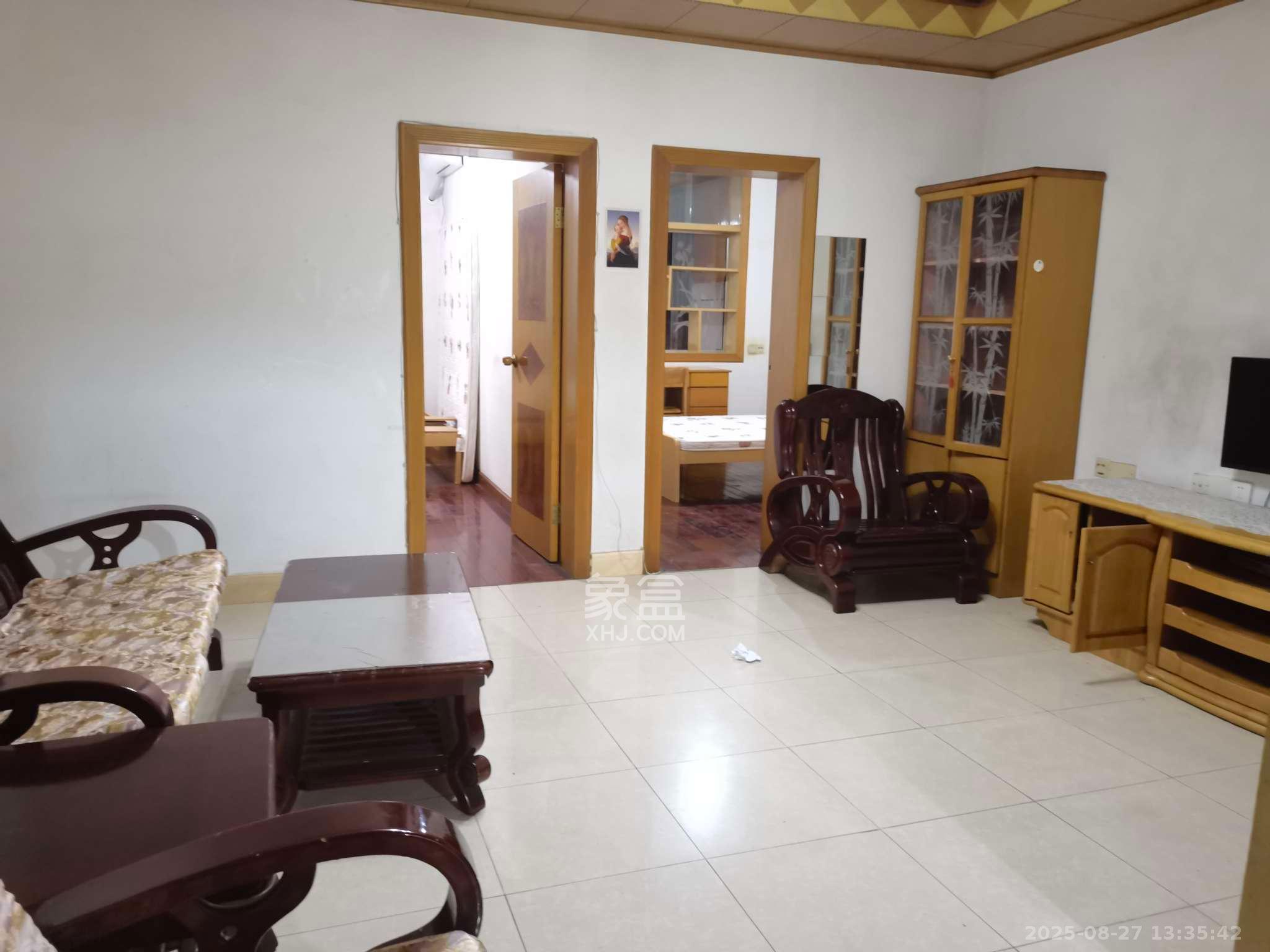 红旗区一片  2室1厅1卫    1700.0元/月室内图