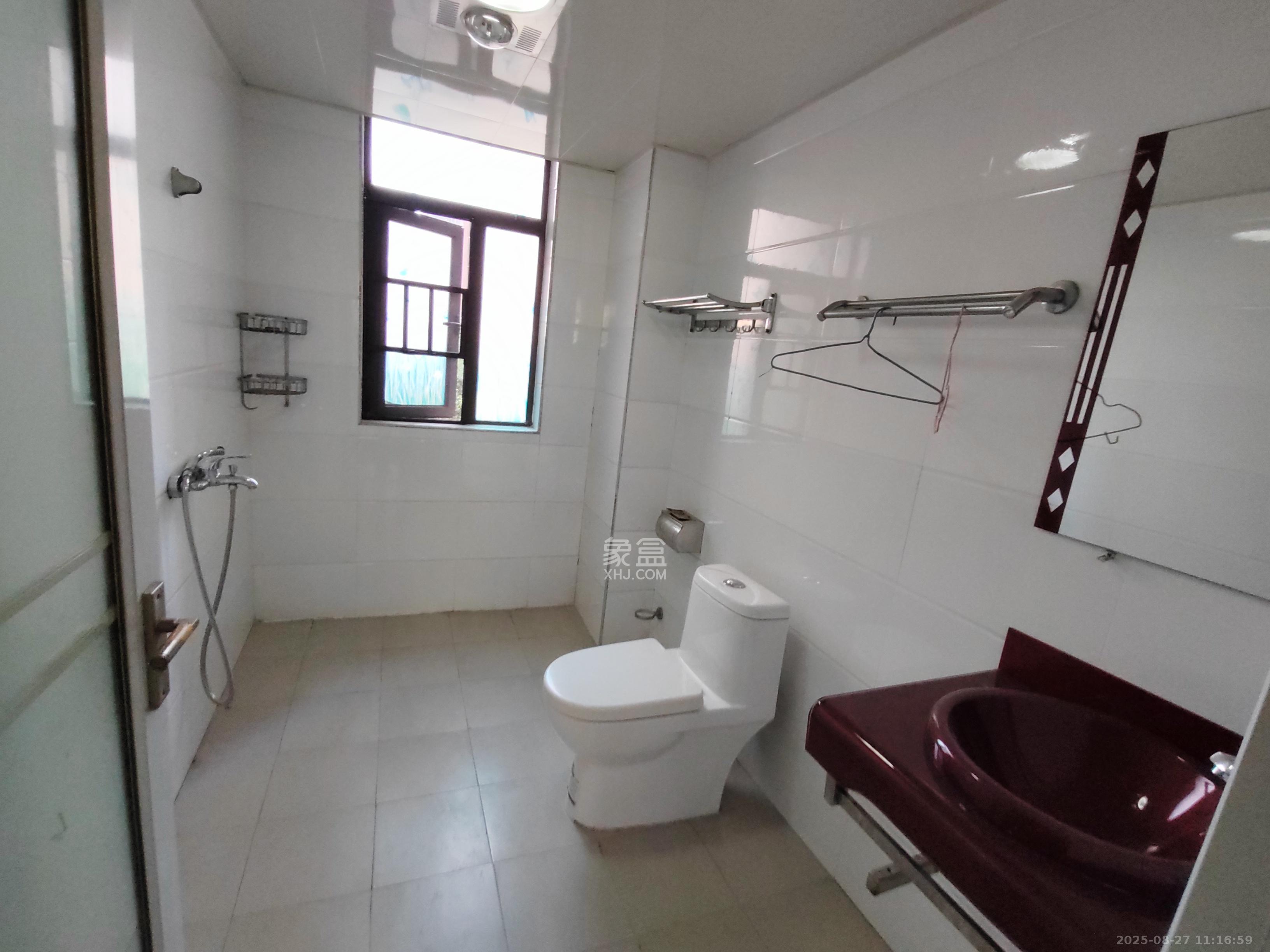 水岸世景  5室2厅2卫    2100.0元/月室内图