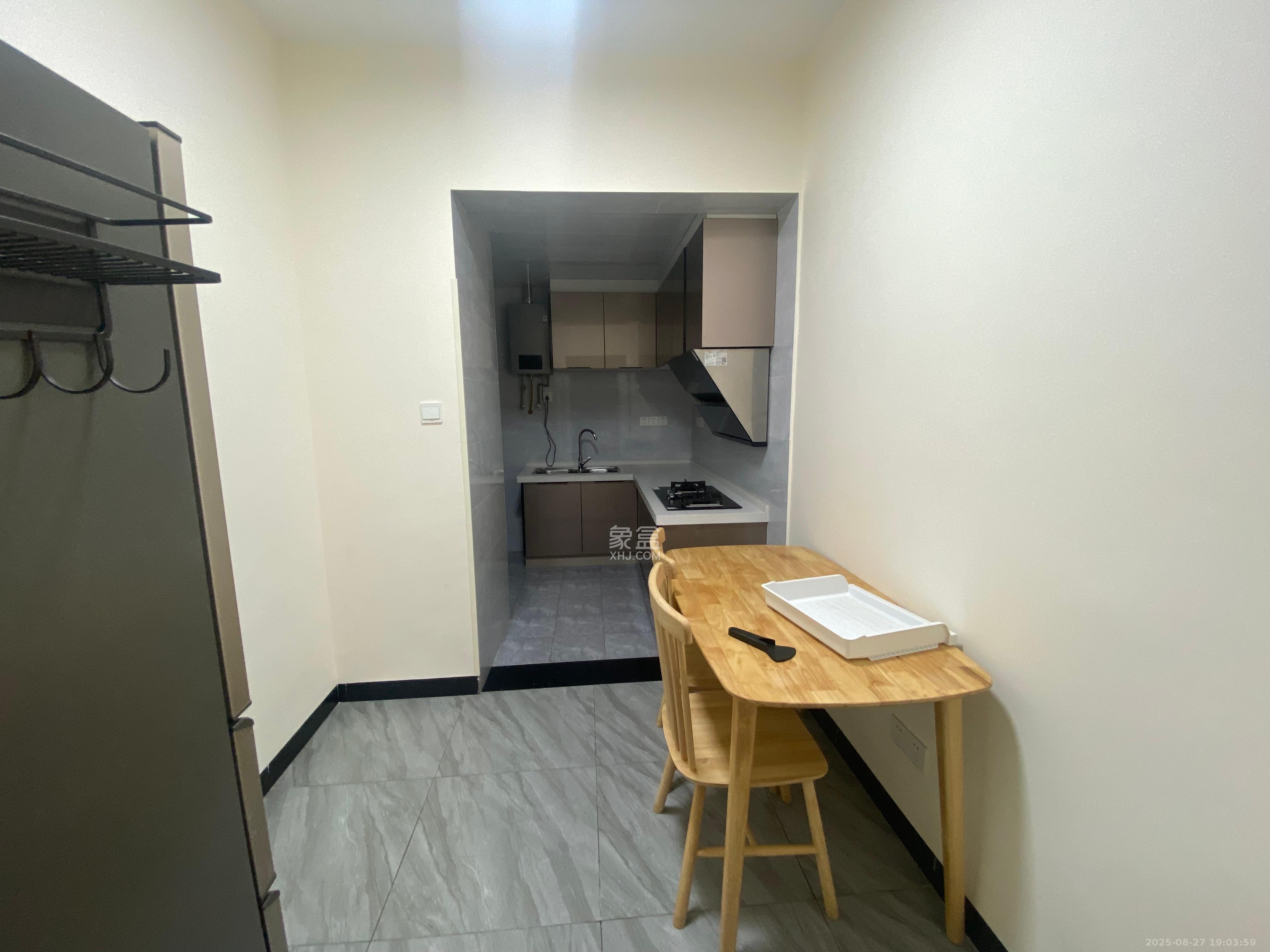 保利西海岸A区  2室2厅1卫    3000.0元/月室内图