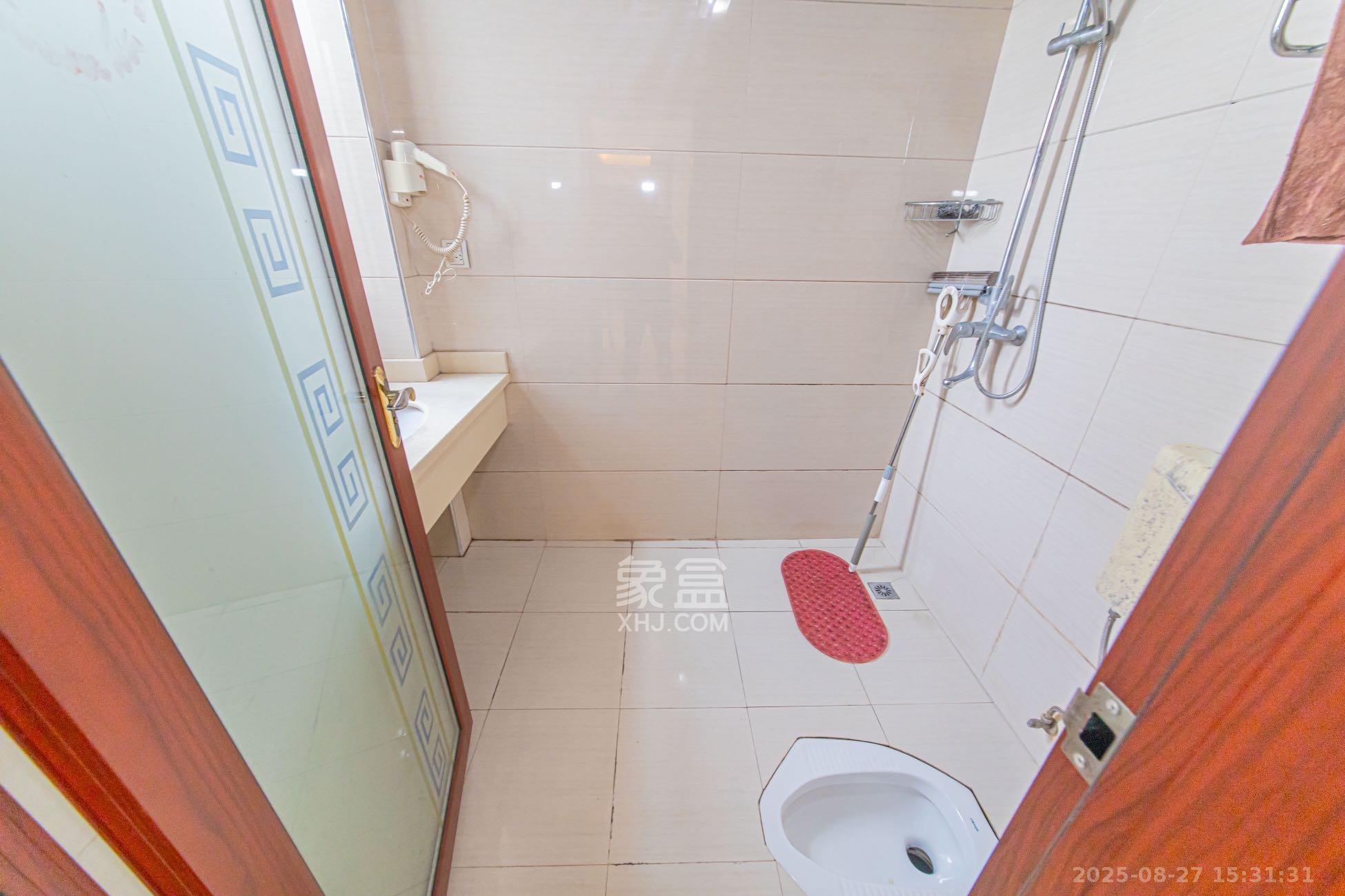 华天苑  3室2厅1卫    2400.0元/月室内图