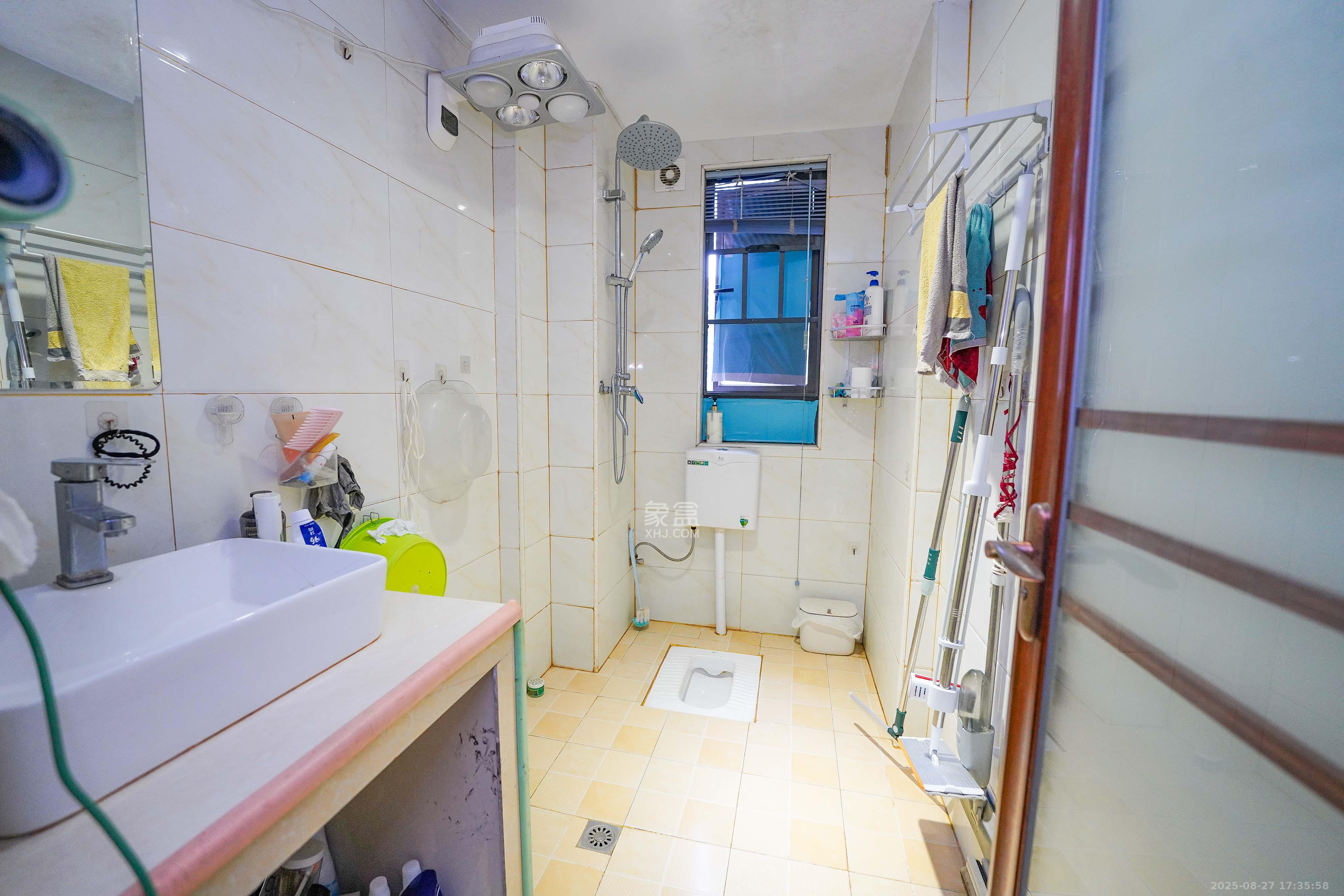 汇金城/嘉华城(二期、三期) 3室2厅2卫 2700.0元/月 汇金城/嘉华城(二期、三期) 3室2厅2卫 2700.0元/月室内图