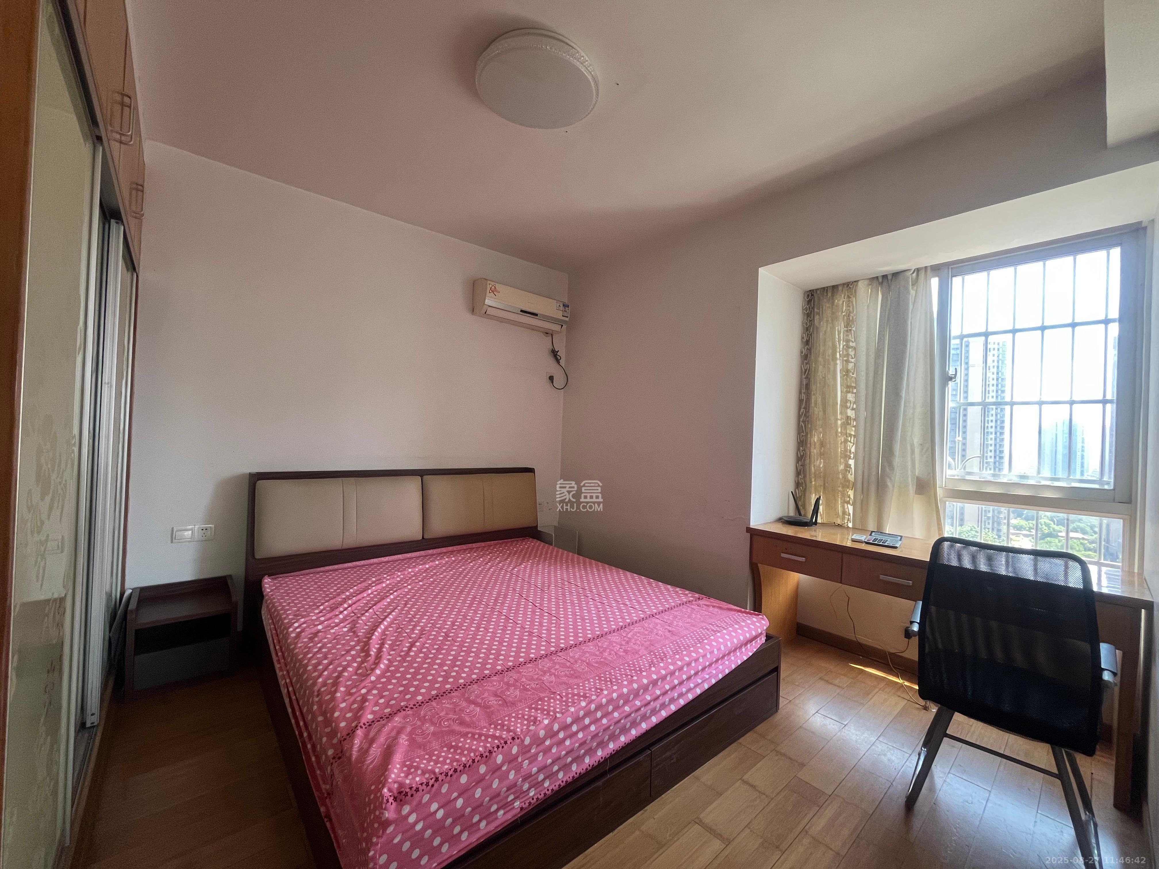 山水华景 3室2厅1卫 2300.0元/月 山水华景 3室2厅1卫 2300.0元/月室内图