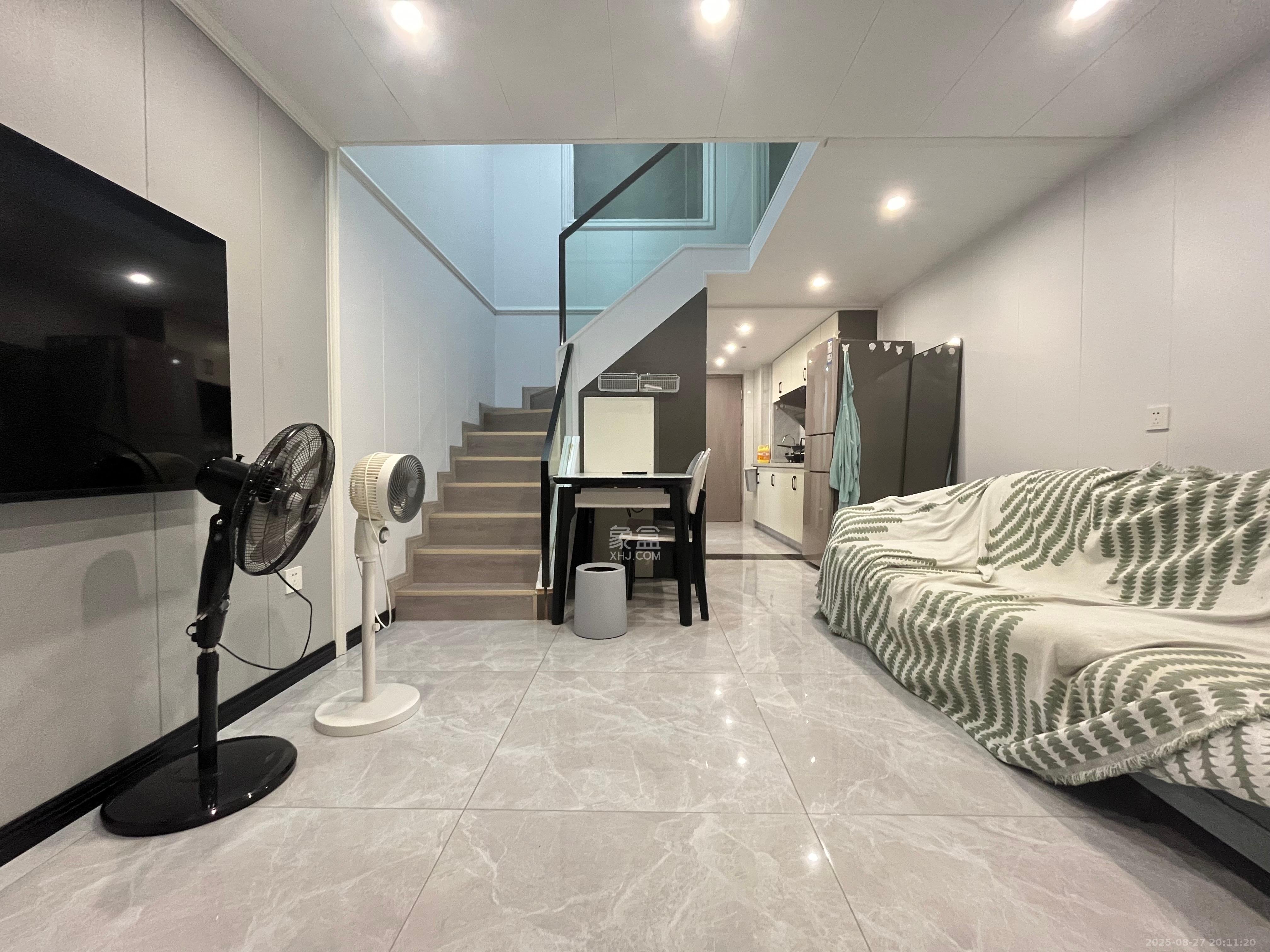 藏珑湖上公馆  2室1厅1卫    2300.0元/月室内图