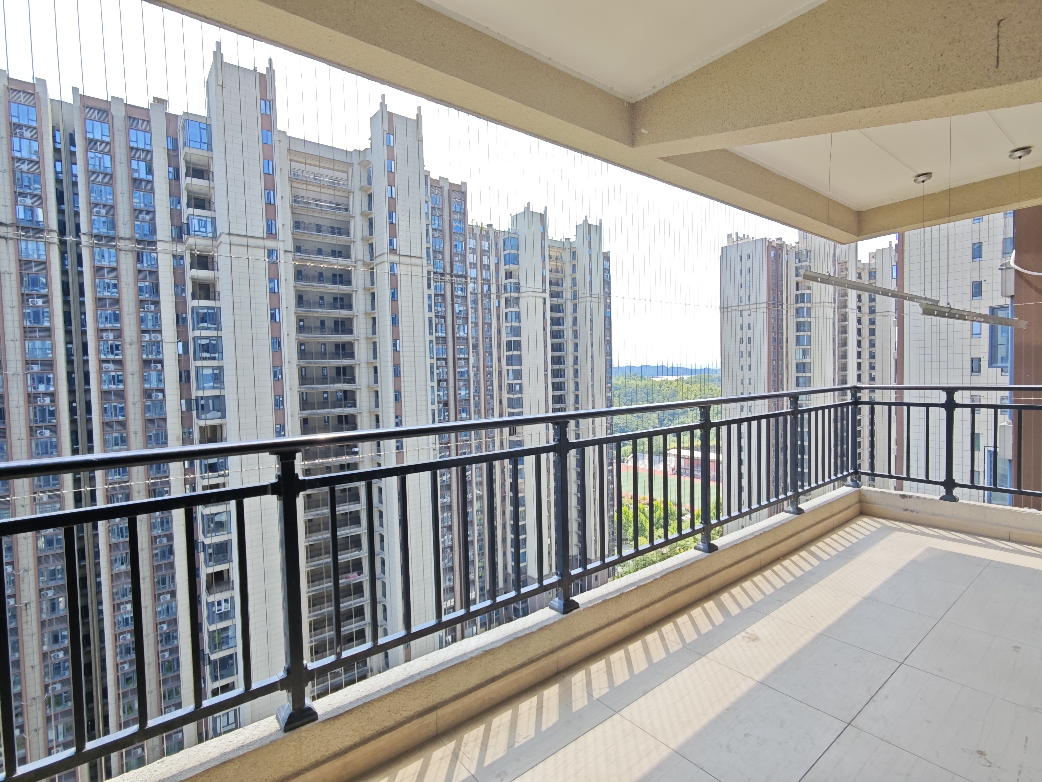 碧桂园梓山府 3室2厅2卫 1900.0元/月 碧桂园梓山府 3室2厅2卫 1900.0元/月室内图