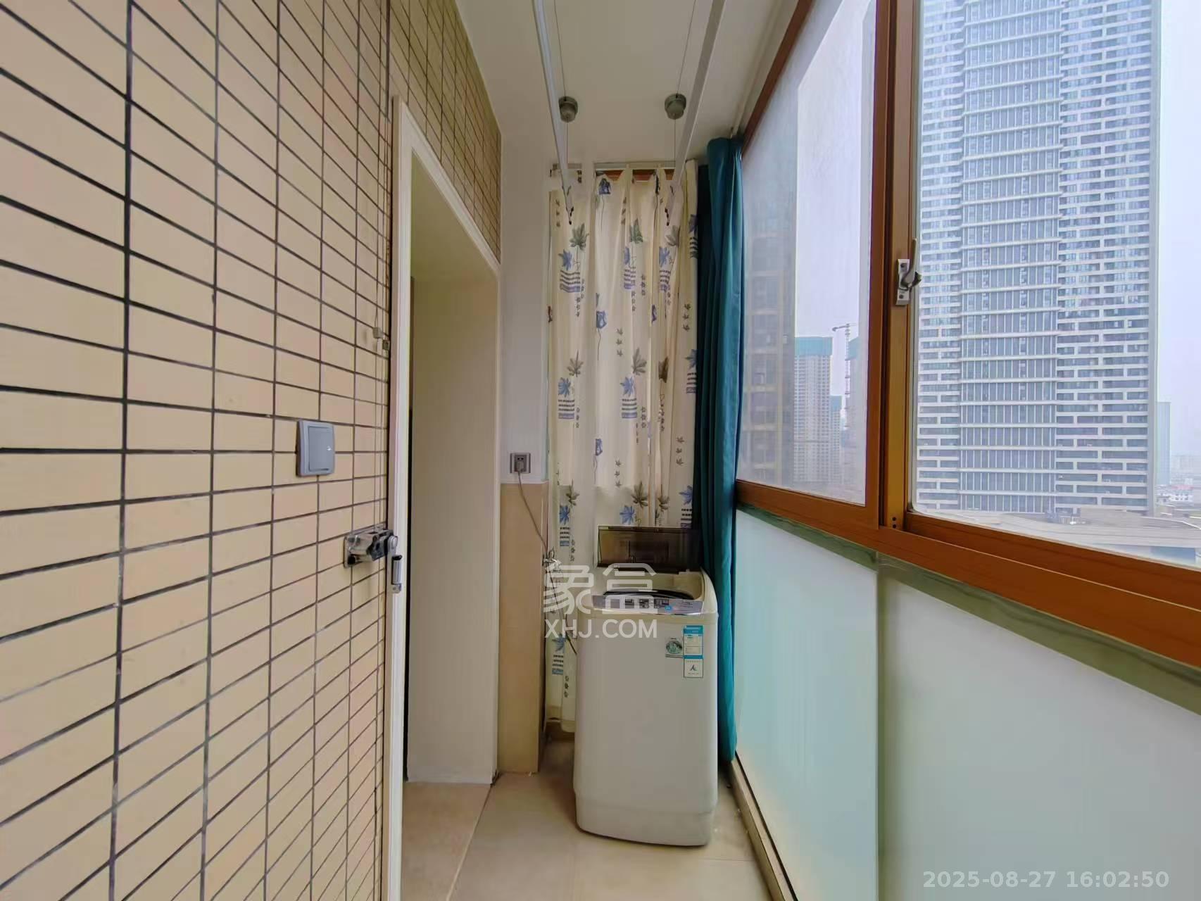 天健芙蓉盛世一期  1室1厅1卫    1400.0元/月室内图