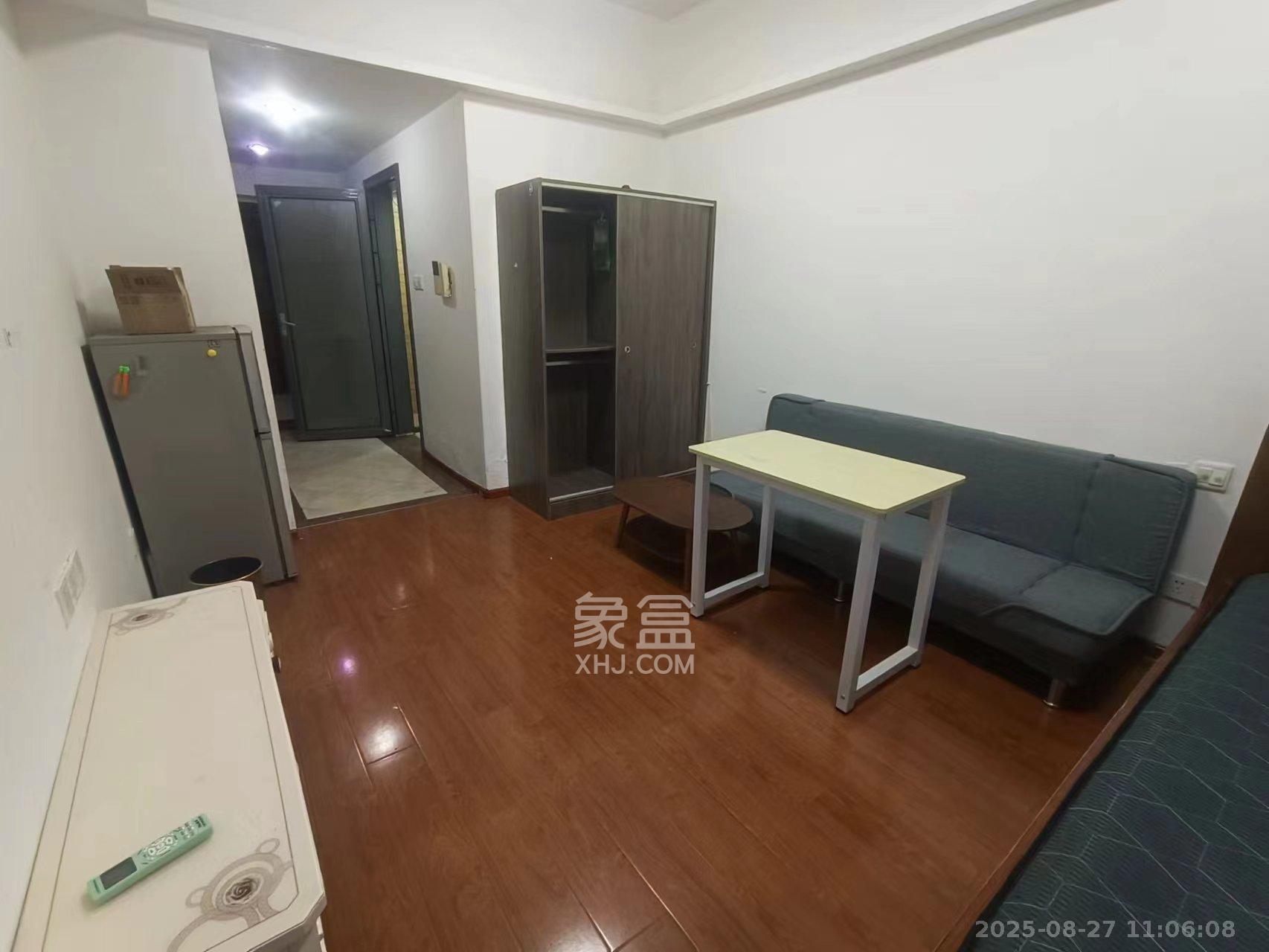 米兰春天  1室1厅1卫    1100.0元/月 米兰春天  1室1厅1卫    1100.0元/月