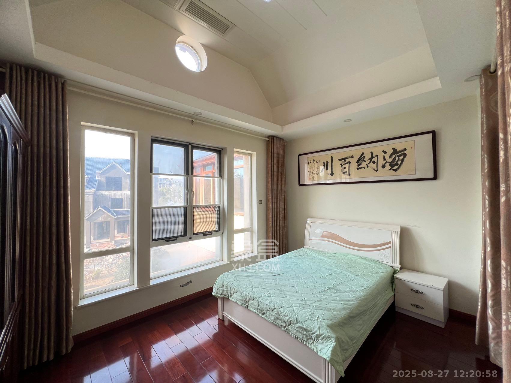 格兰小镇  5室2厅3卫    5800.0元/月 格兰小镇  5室2厅3卫    5800.0元/月室内图