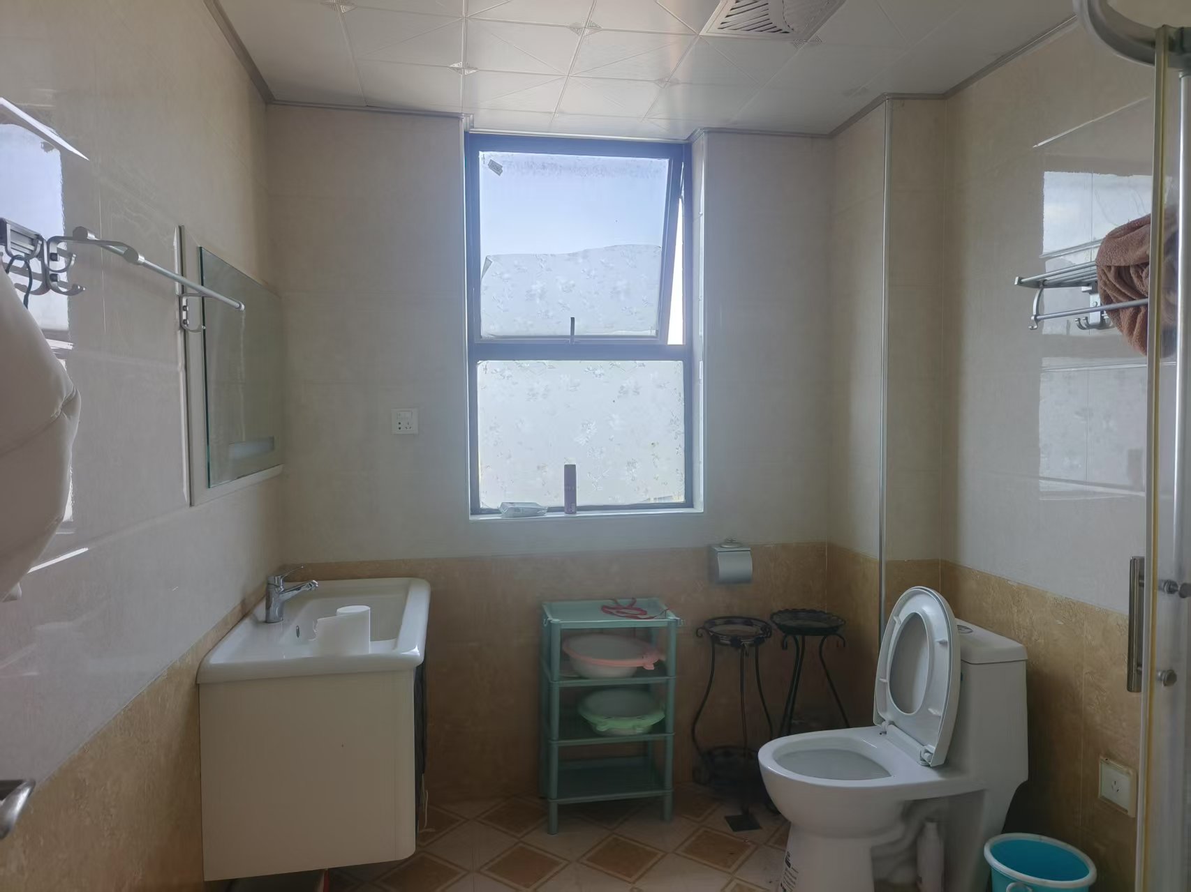 湾田家园  3室2厅2卫    59.8万 湾田家园  3室2厅2卫    59.8万客厅