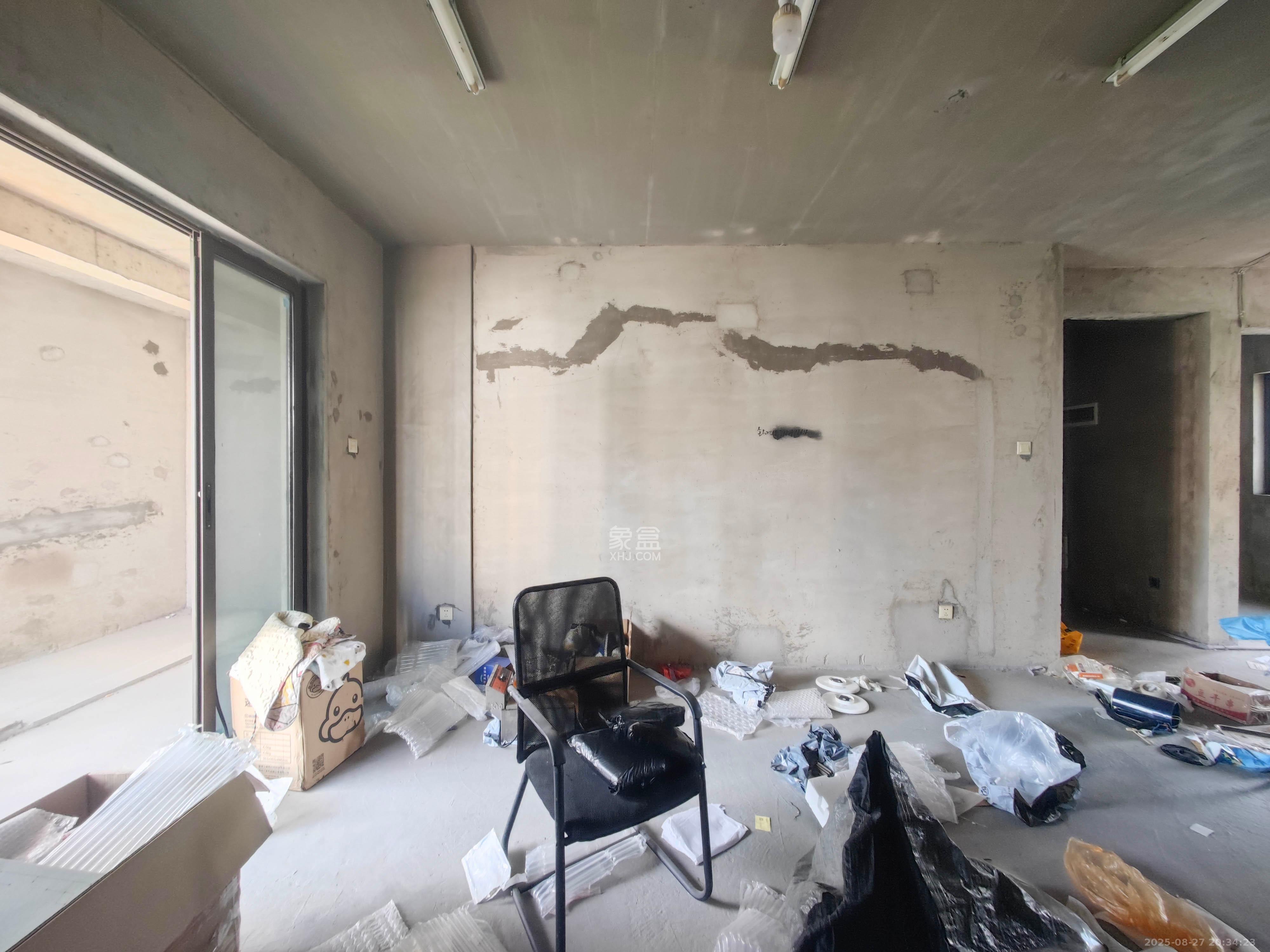 云开壹品樾玺  4室2厅2卫    132.0万 云开壹品樾玺  4室2厅2卫    132.0万客厅