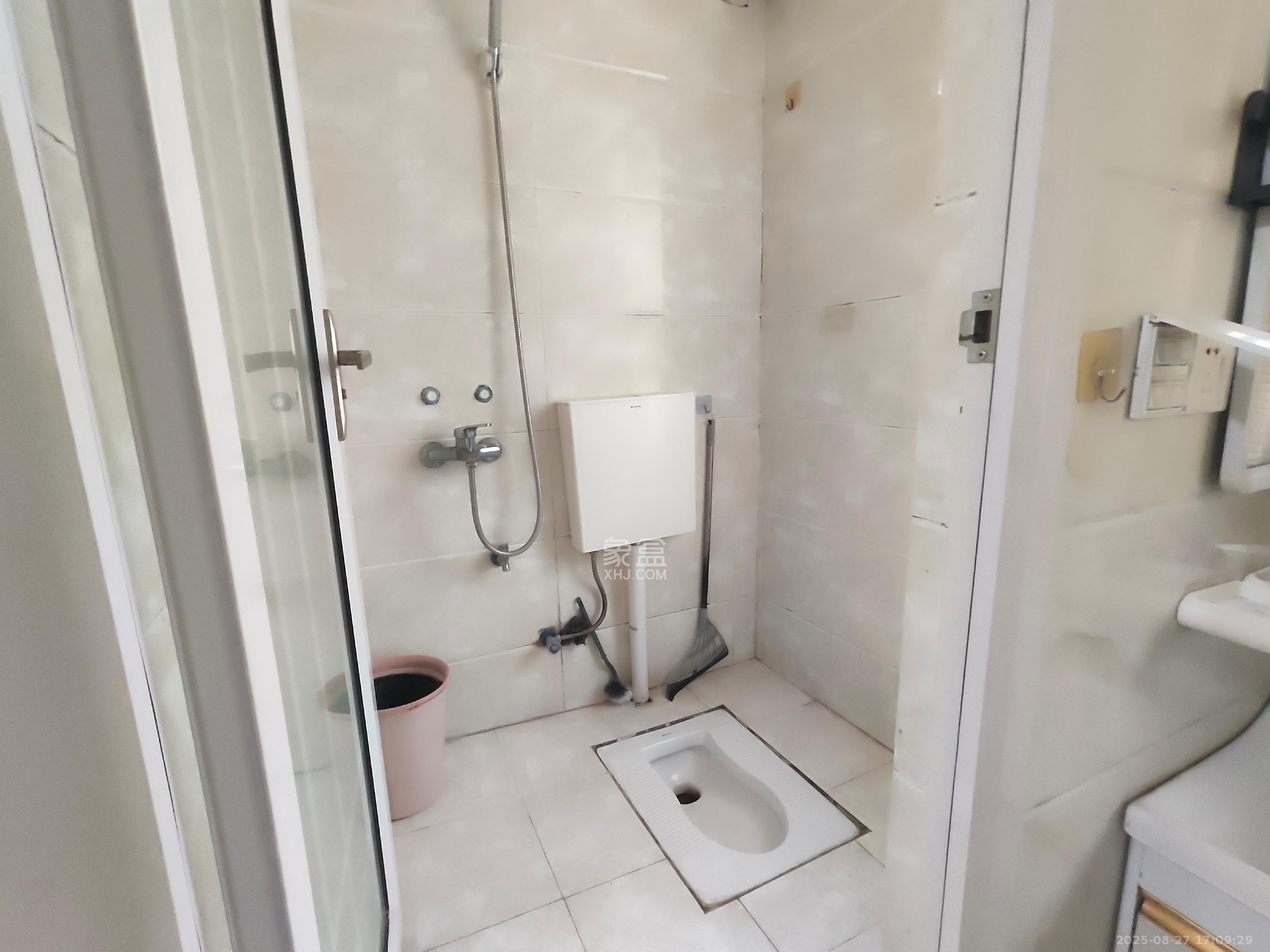 天翔新新家园 1室1厅1卫 1100.0元/月 天翔新新家园 1室1厅1卫 1100.0元/月室内图