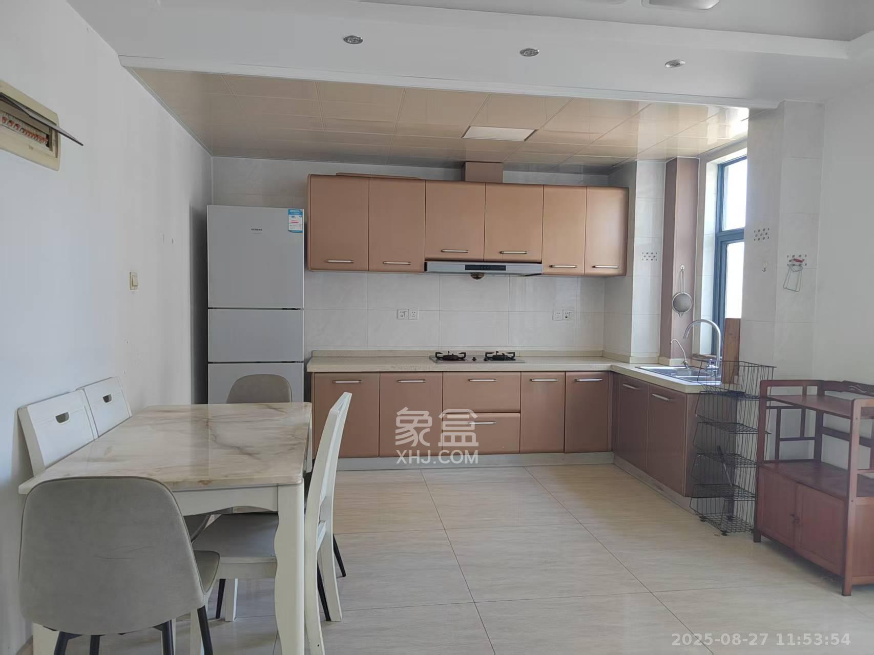 标志浪漫满屋(枫景公寓) 3室2厅2卫 2500.0元/月 标志浪漫满屋(枫景公寓) 3室2厅2卫 2500.0元/月室内图