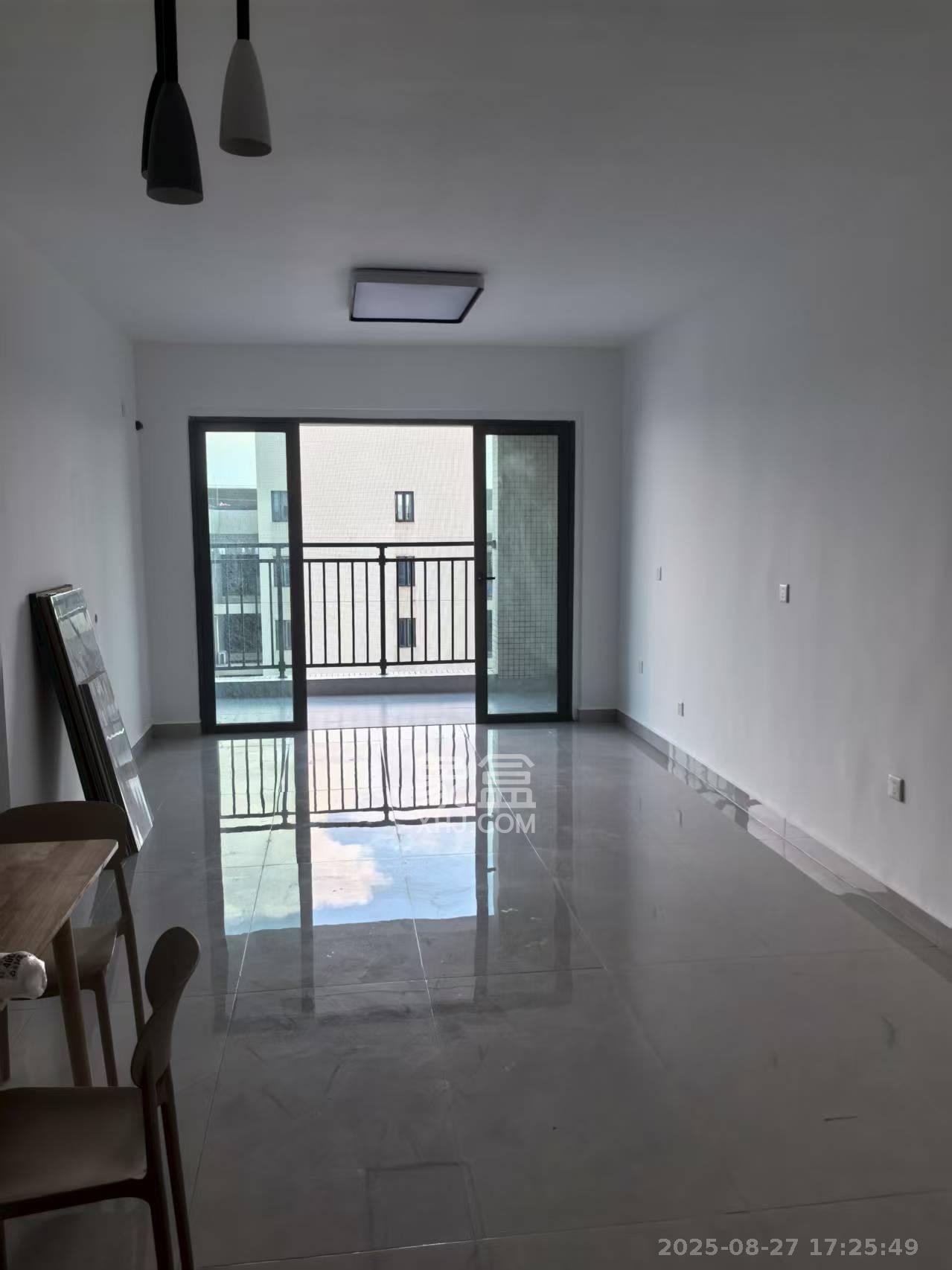 敏捷珑玥府  3室2厅2卫    2000.0元/月室内图