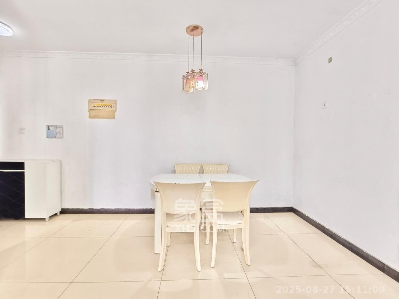 湘江世纪城融江苑  3室1厅1卫    2000.0元/月 湘江世纪城融江苑  3室1厅1卫    2000.0元/月室内图