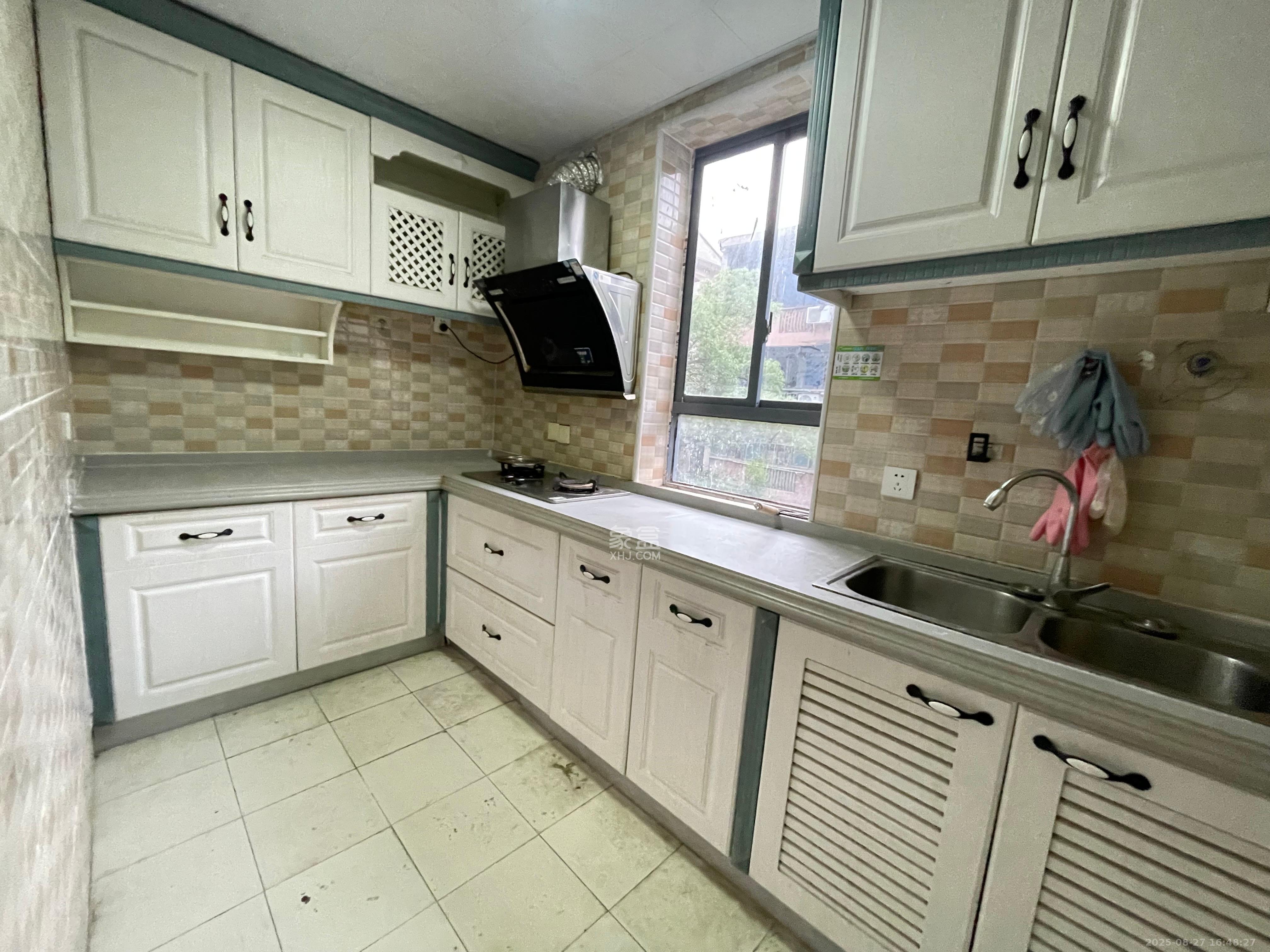 桂花二村  2室1厅1卫    1800.0元/月 桂花二村  2室1厅1卫    1800.0元/月室内图