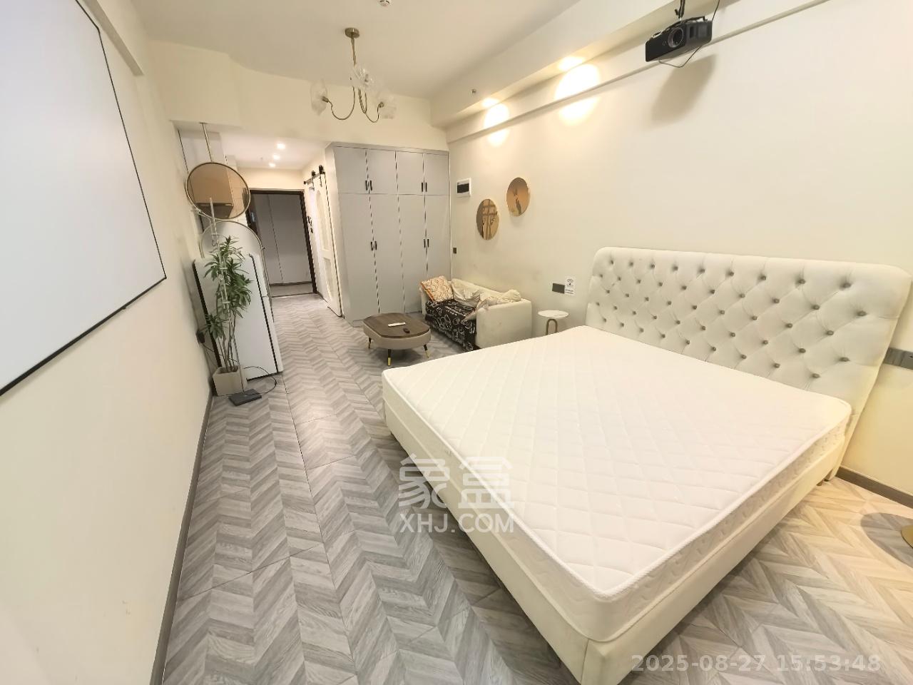 万润时光里  1室0厅0卫   1700.00元/月室内图