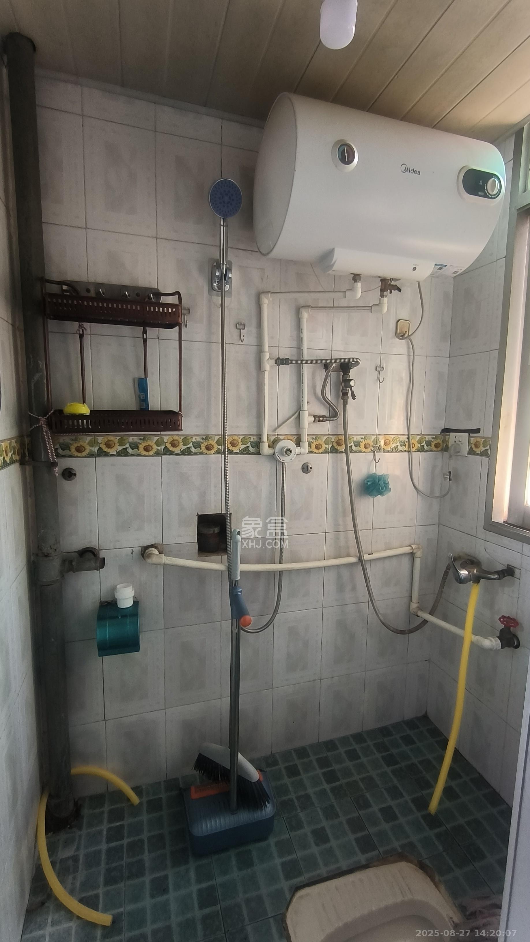 红旗综合安置楼 2室1厅1卫 900.0元/月 红旗综合安置楼 2室1厅1卫 900.0元/月室内图