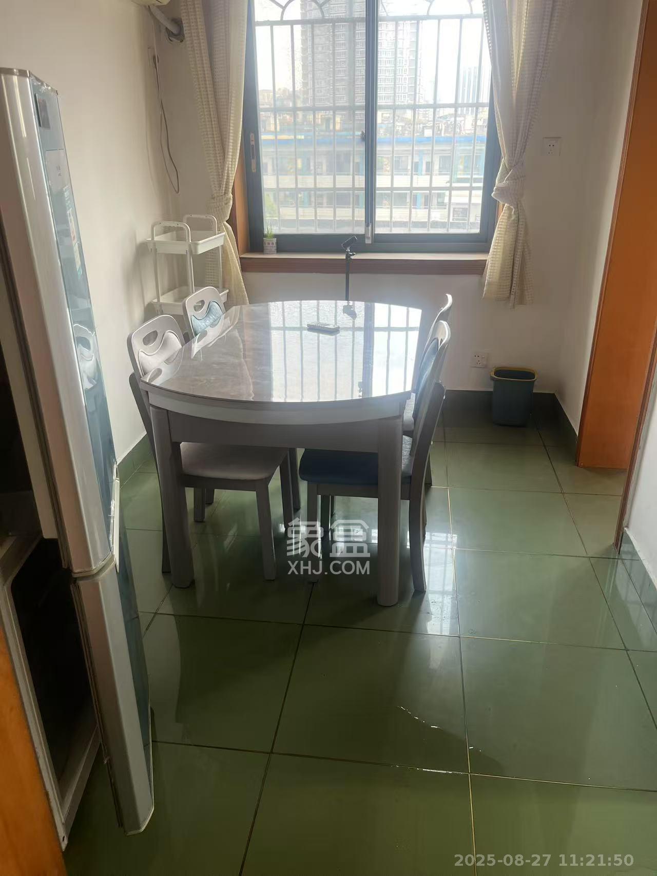 省烟曹家坡宿舍 2室1厅1卫 1600.0元/月 省烟曹家坡宿舍 2室1厅1卫 1600.0元/月室内图