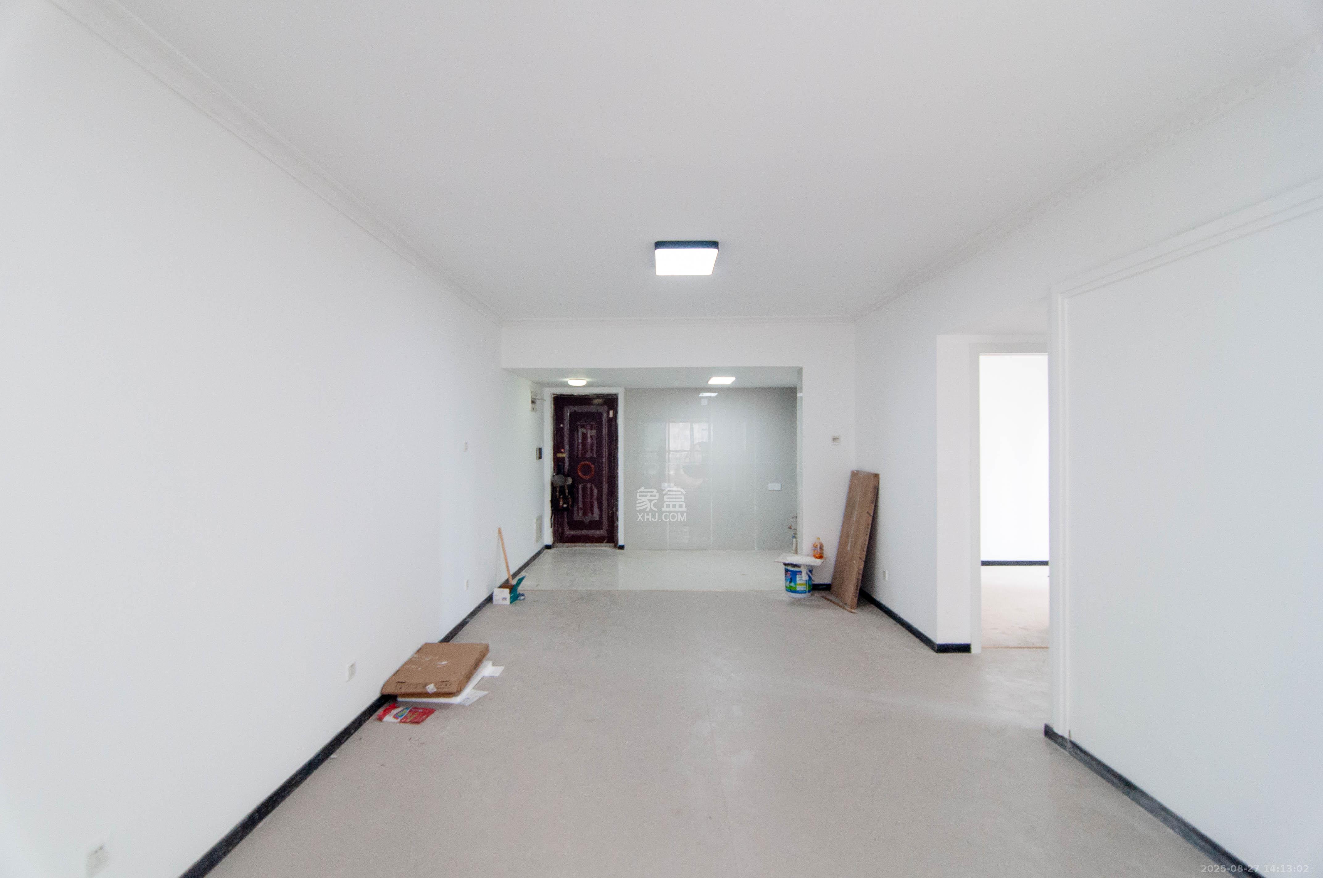 达美D6区  3室2厅1卫    89.8万 达美D6区  3室2厅1卫    89.8万客厅