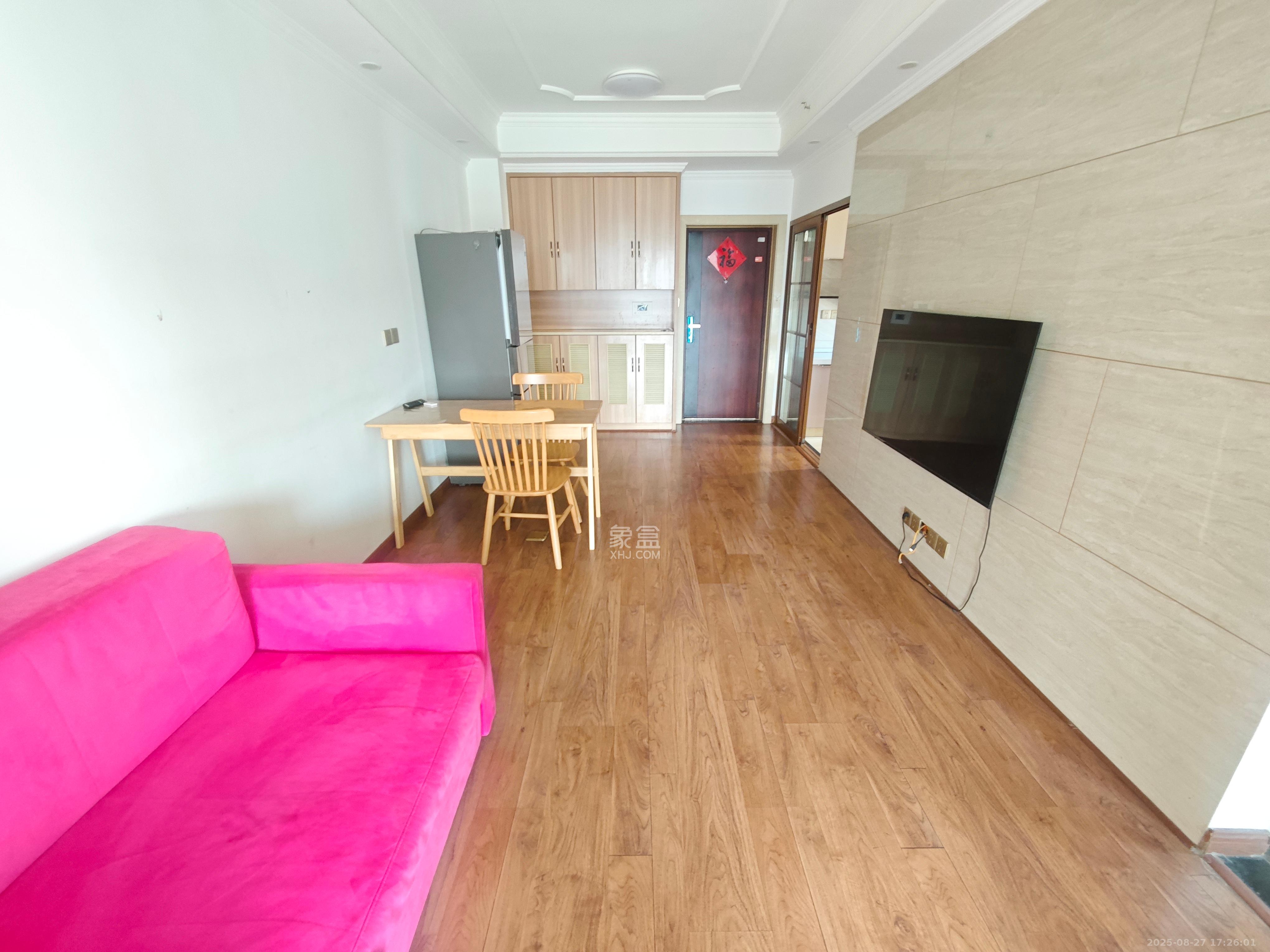 国泰九龙湾  2室2厅1卫    1800.0元/月 国泰九龙湾  2室2厅1卫    1800.0元/月