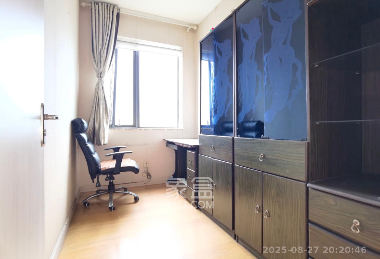 盛世美居荷园  3室2厅2卫    3400.0元/月室内图