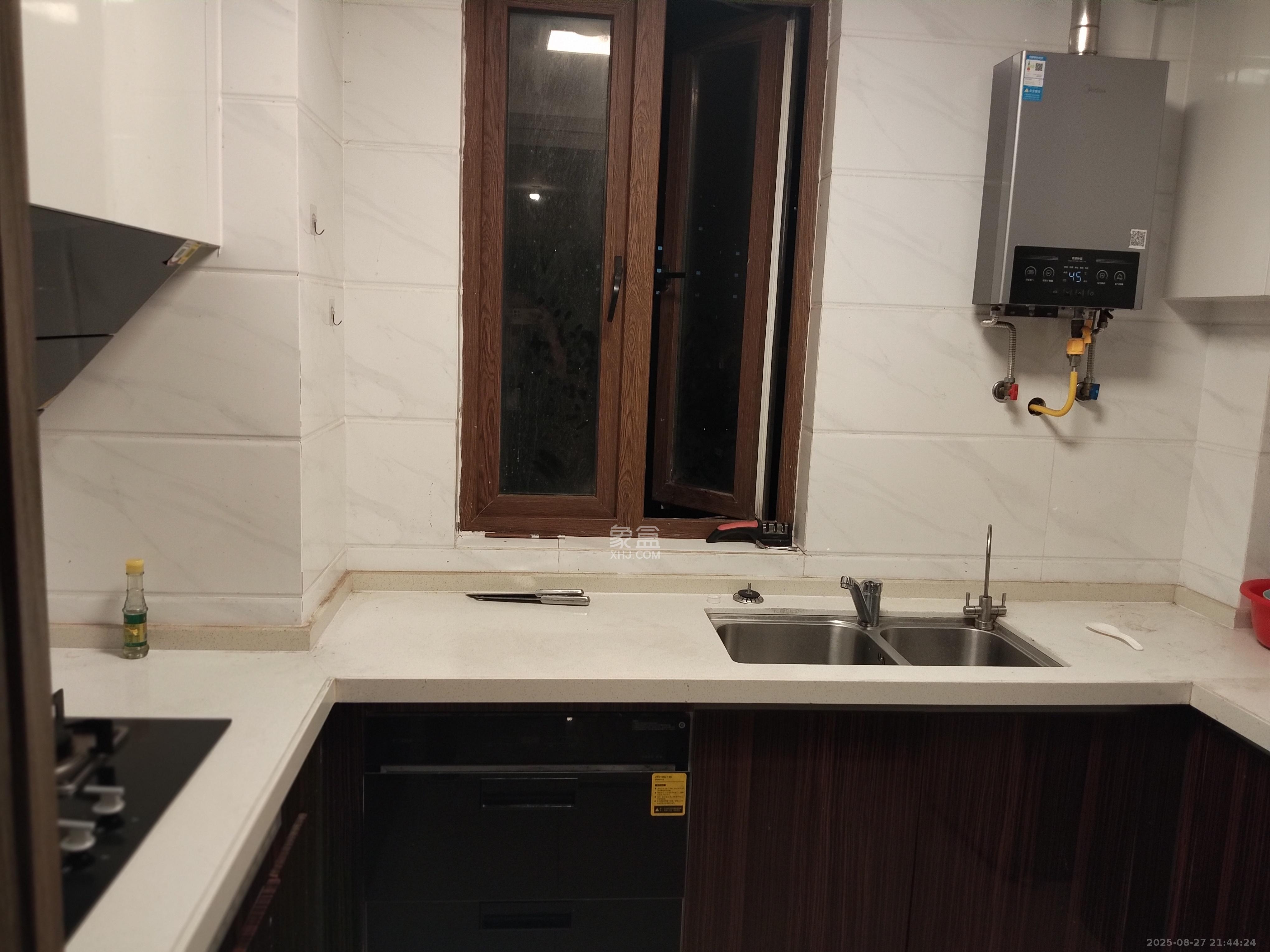 碧桂园翘楚棠  4室2厅2卫    2400.0元/月 碧桂园翘楚棠  4室2厅2卫    2400.0元/月室内图