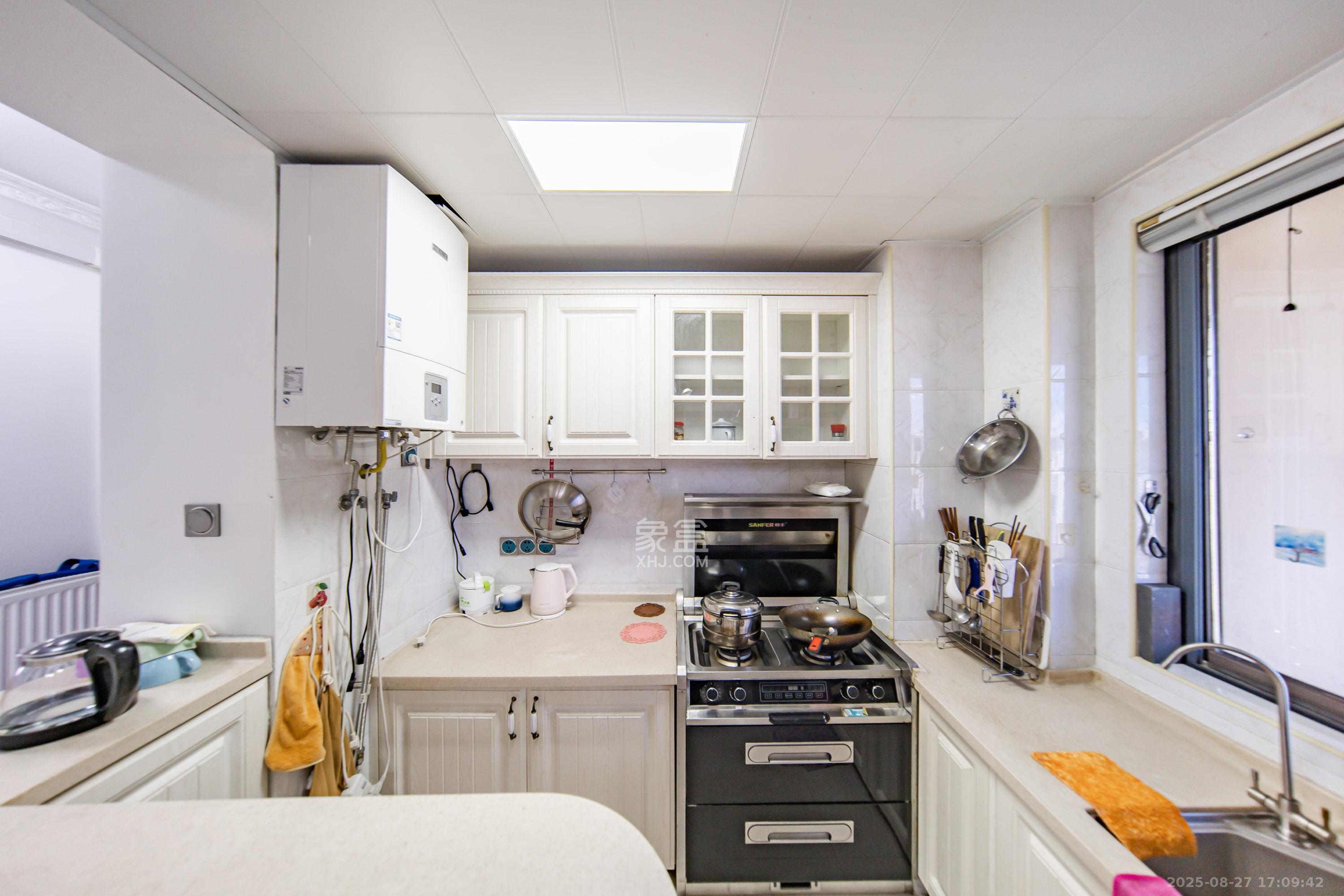 合能洋湖公馆  3室2厅2卫    96.0万 合能洋湖公馆  3室2厅2卫    96.0万厨房