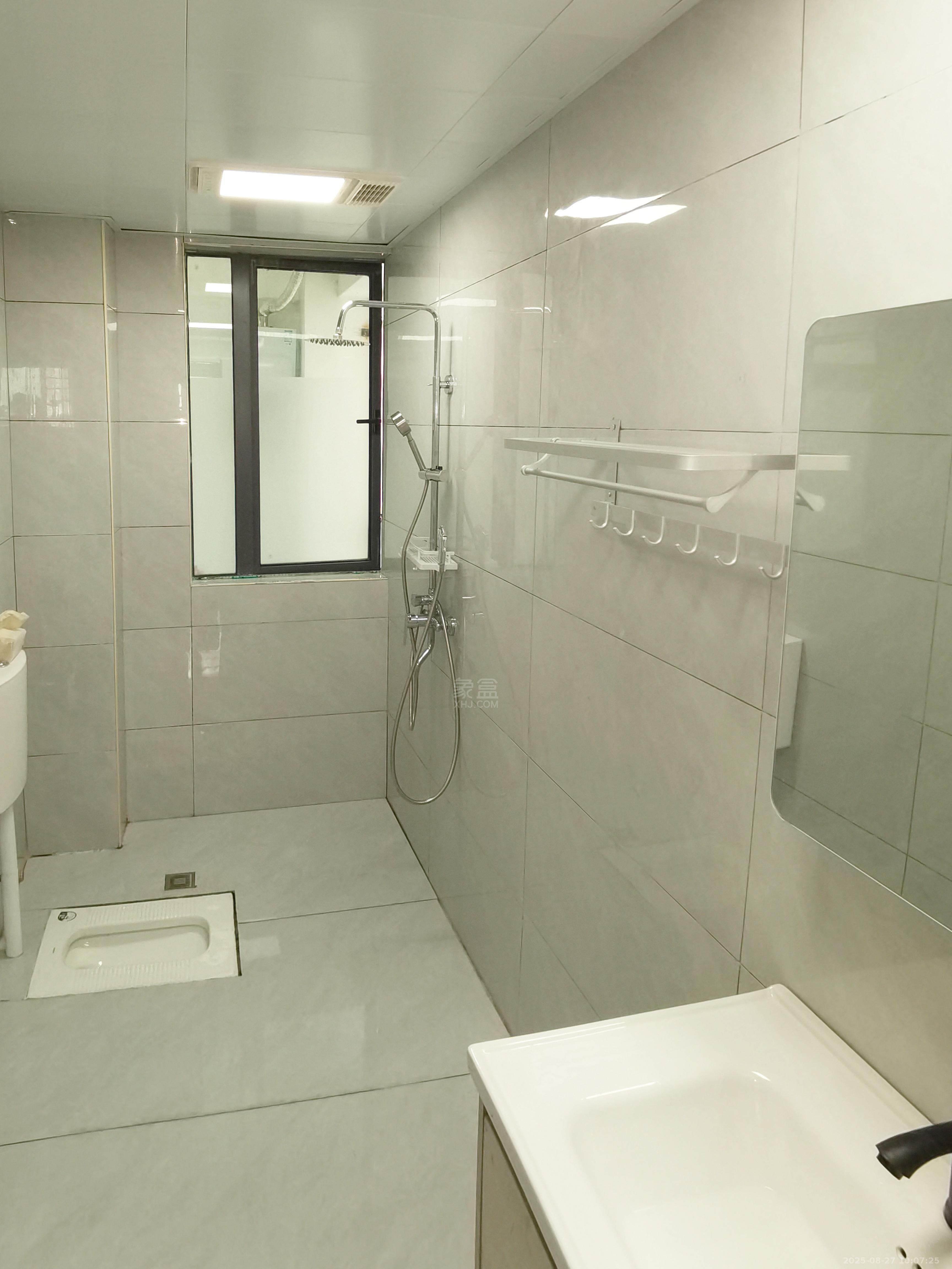 华晨藏龙湾 3室2厅2卫 1800.0元/月 华晨藏龙湾 3室2厅2卫 1800.0元/月室内图