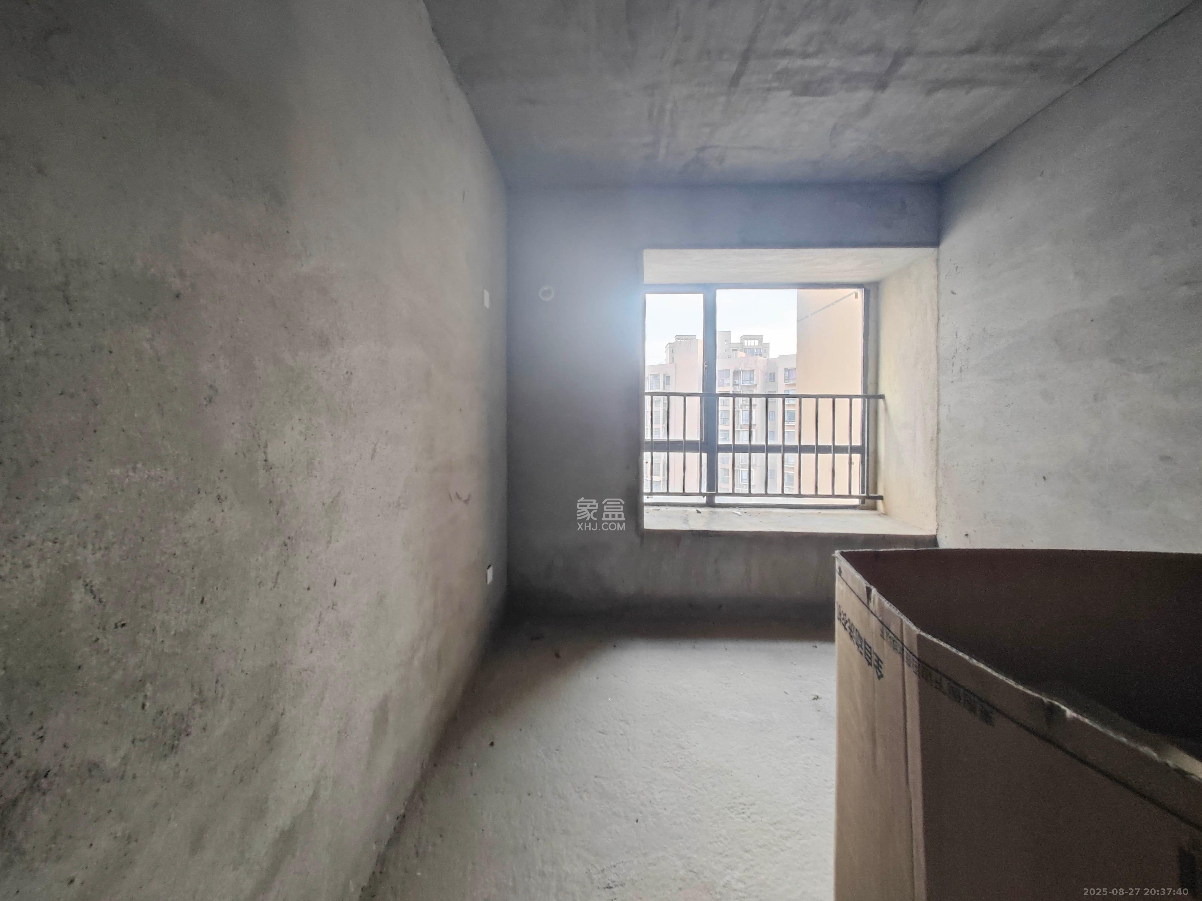 西湖鸿运佳苑 1室0厅0卫 75.0万 西湖鸿运佳苑 1室0厅0卫 75.0万卧室