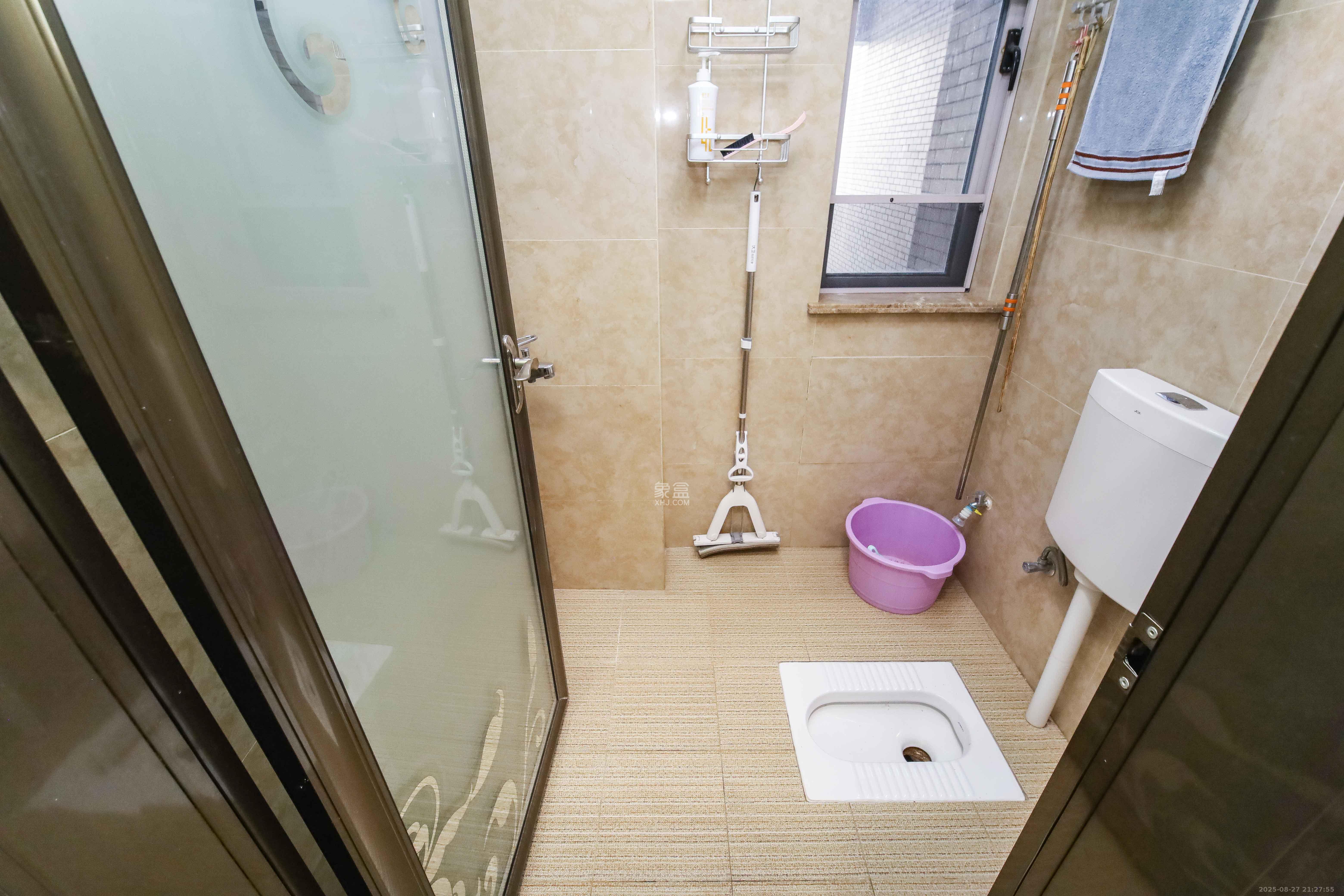 崇文阁(省教育厅宿舍) 4室2厅2卫 130.0万 崇文阁(省教育厅宿舍) 4室2厅2卫 130.0万卫生间