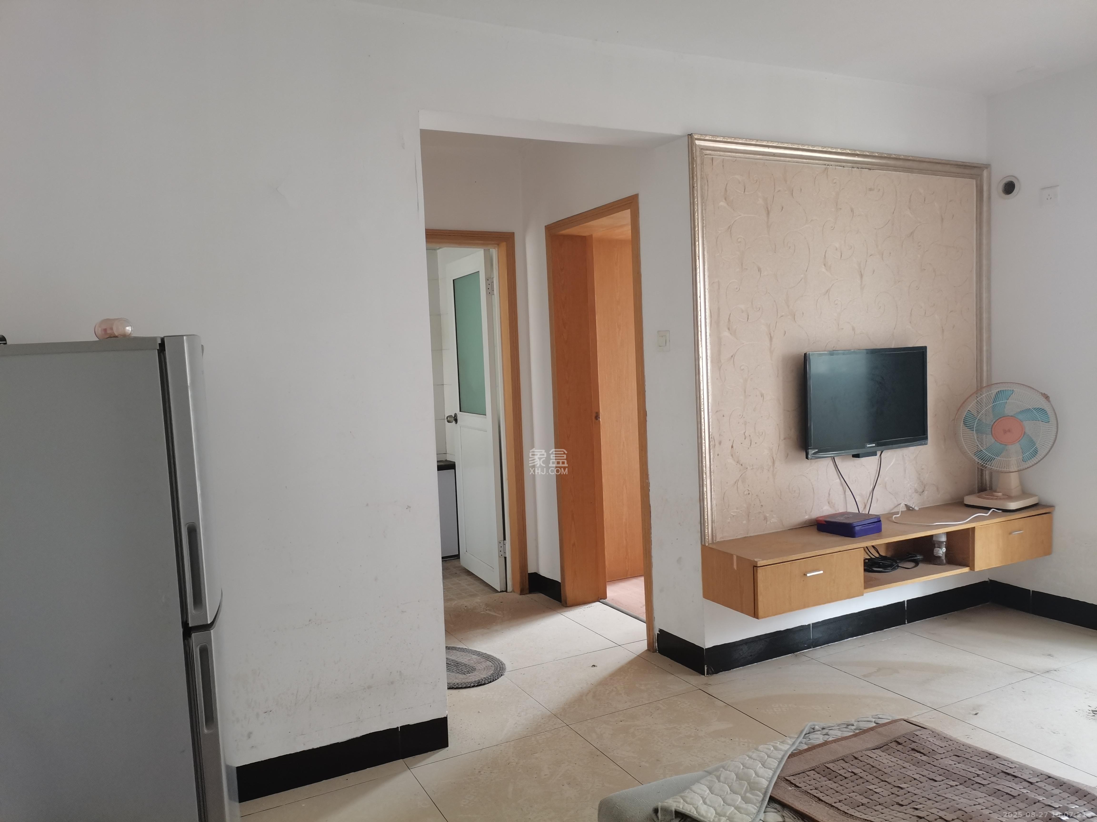 长房凤凰佳园 1室1厅1卫 1300.0元/月 长房凤凰佳园 1室1厅1卫 1300.0元/月室内图