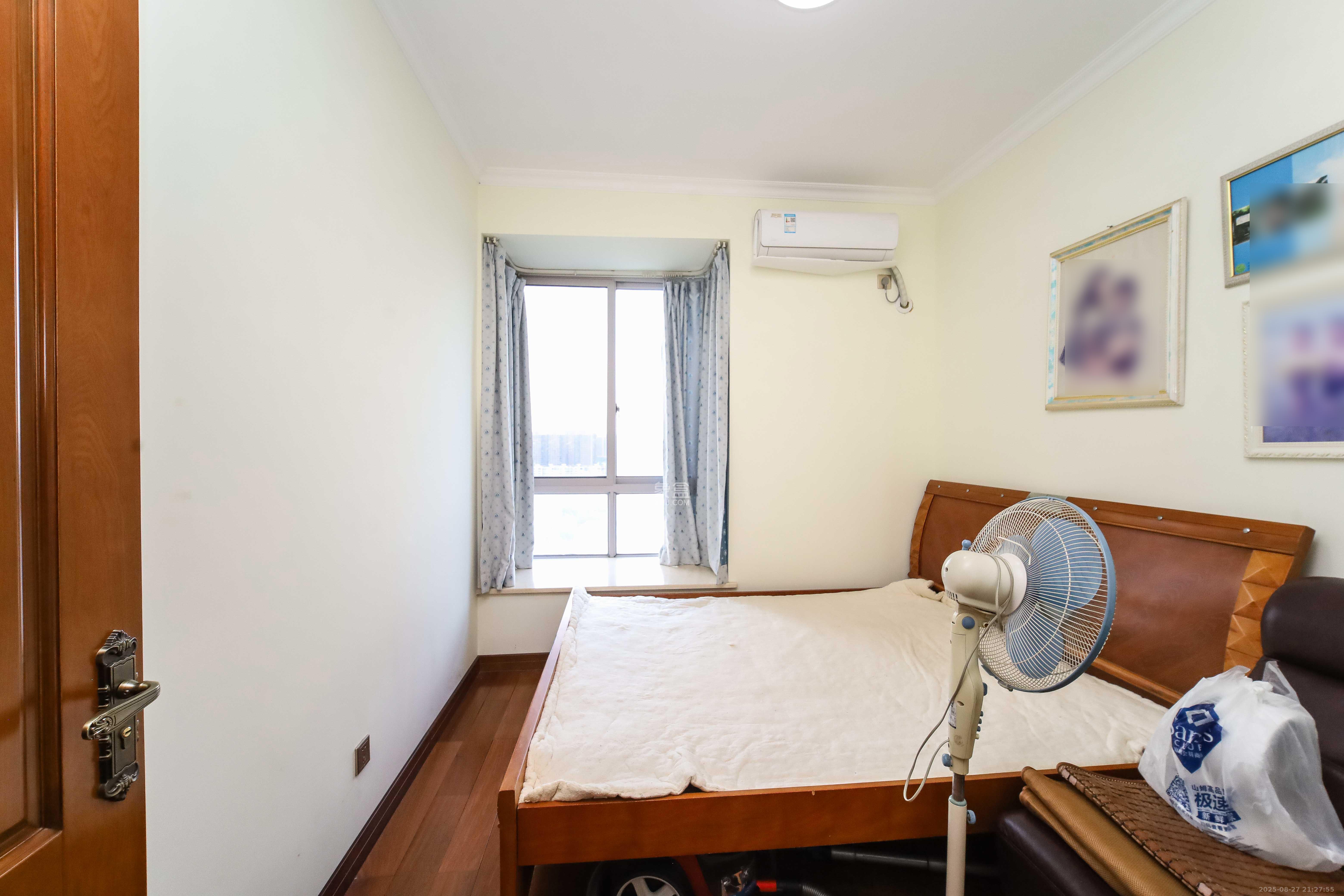 崇文阁(省教育厅宿舍) 4室2厅2卫 130.0万 崇文阁(省教育厅宿舍) 4室2厅2卫 130.0万卧室