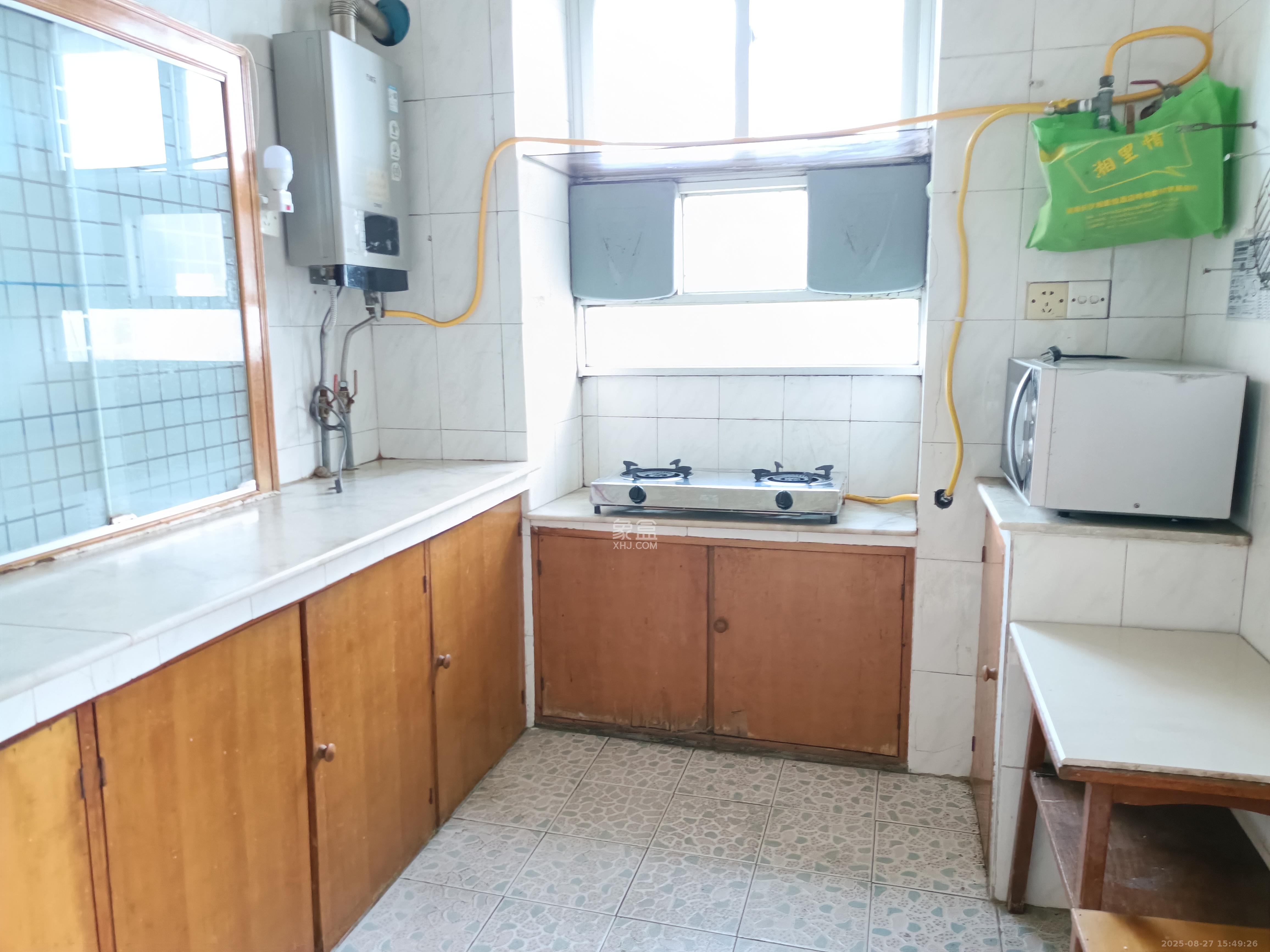 德雅路电影公司宿舍  2室2厅1卫    2000.0元/月 德雅路电影公司宿舍  2室2厅1卫    2000.0元/月室内图