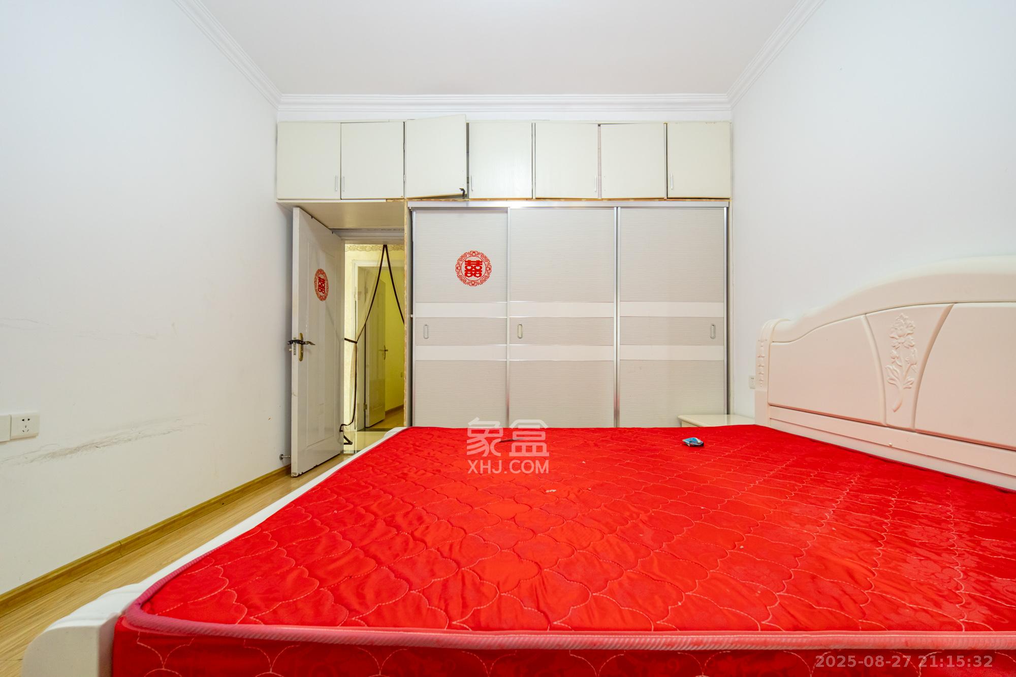 金科时代中心  3室2厅1卫    48.8万卧室