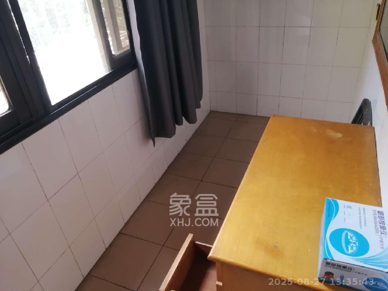 红旗区一片  2室1厅1卫    1700.0元/月室内图