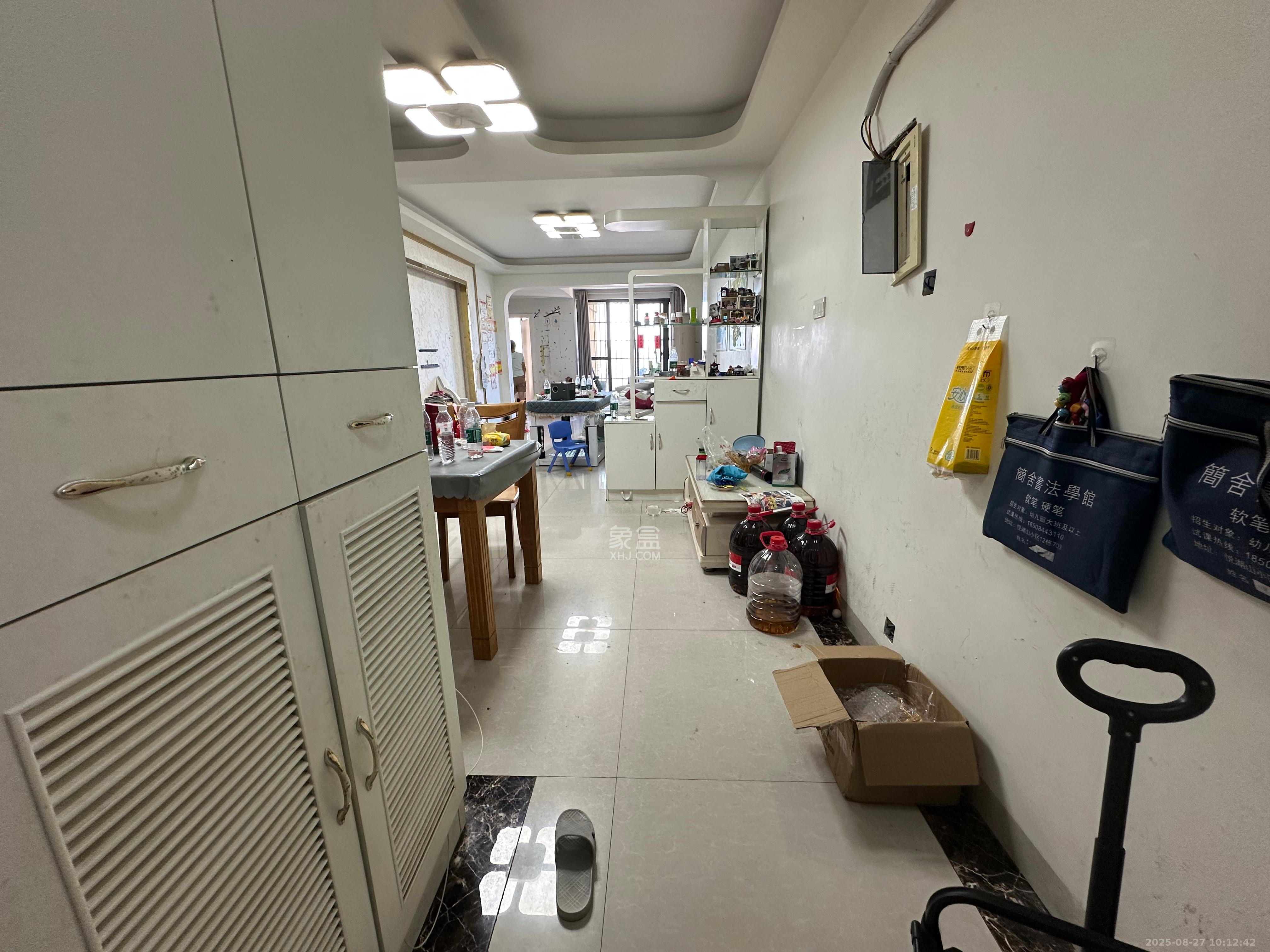 悦湖山 4室1厅1卫 2600.0元/月 悦湖山 4室1厅1卫 2600.0元/月室内图