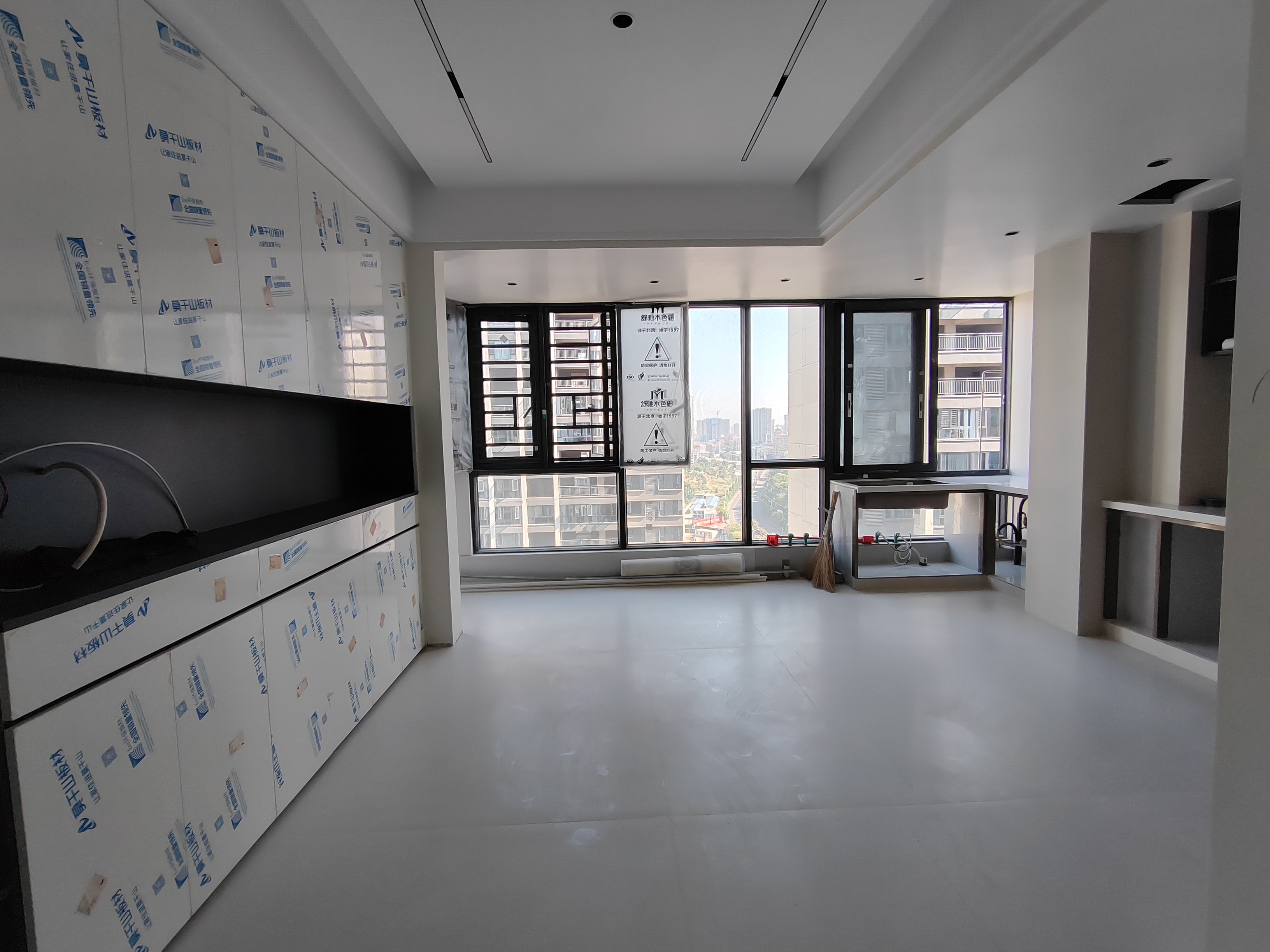 湘悦青春里 5室2厅2卫 108.0万 湘悦青春里 5室2厅2卫 108.0万客厅