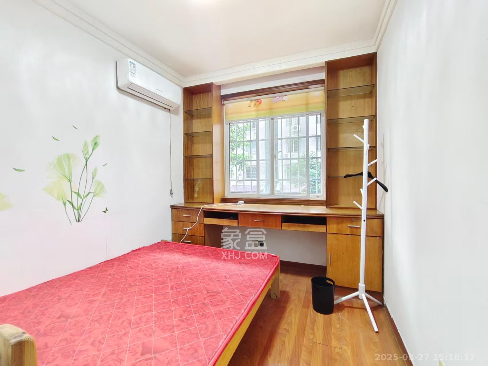 新桥小区  3室2厅2卫    2200.0元/月室内图