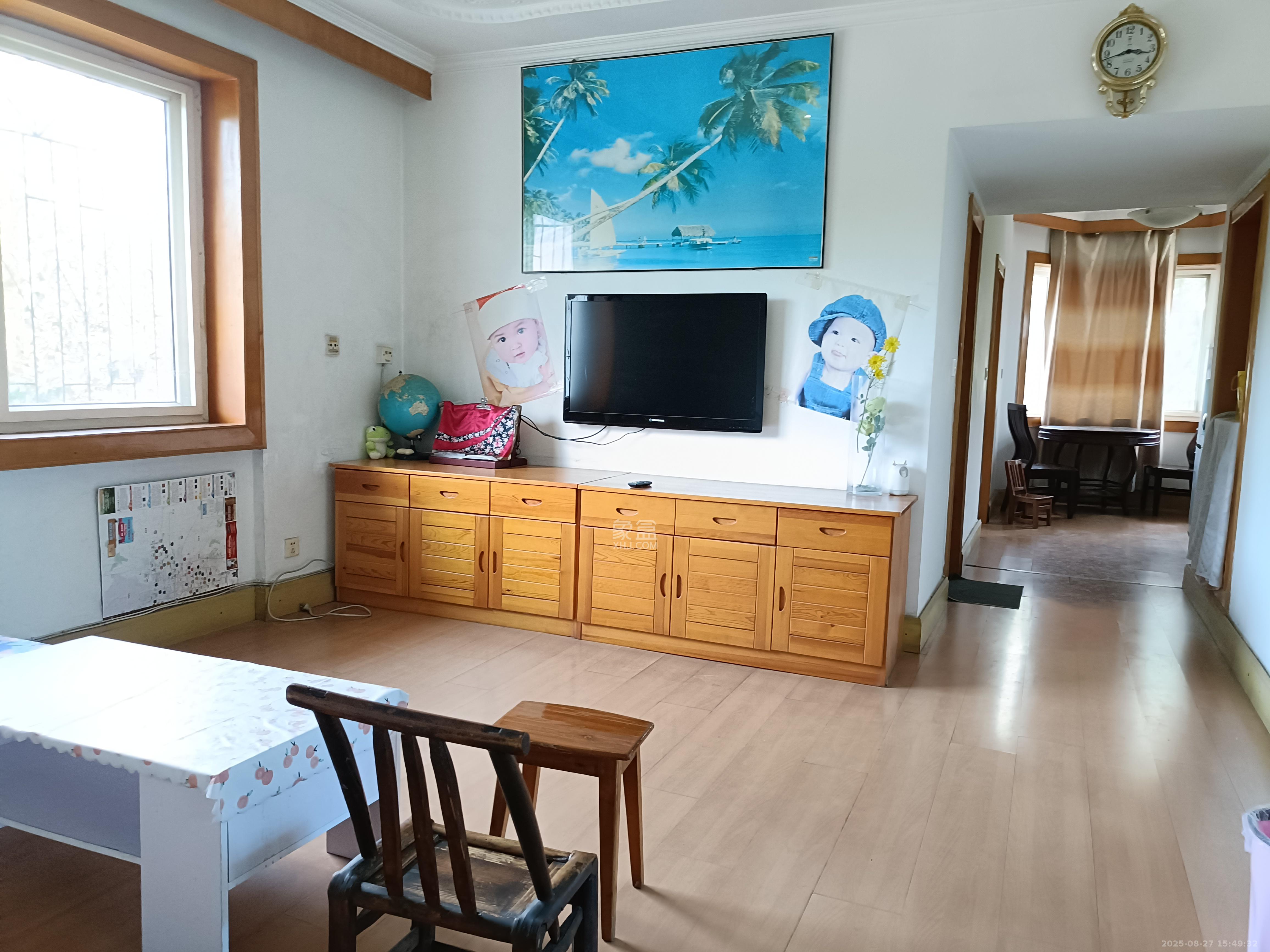 德雅路电影公司宿舍  2室2厅1卫    2000.0元/月 德雅路电影公司宿舍  2室2厅1卫    2000.0元/月室内图