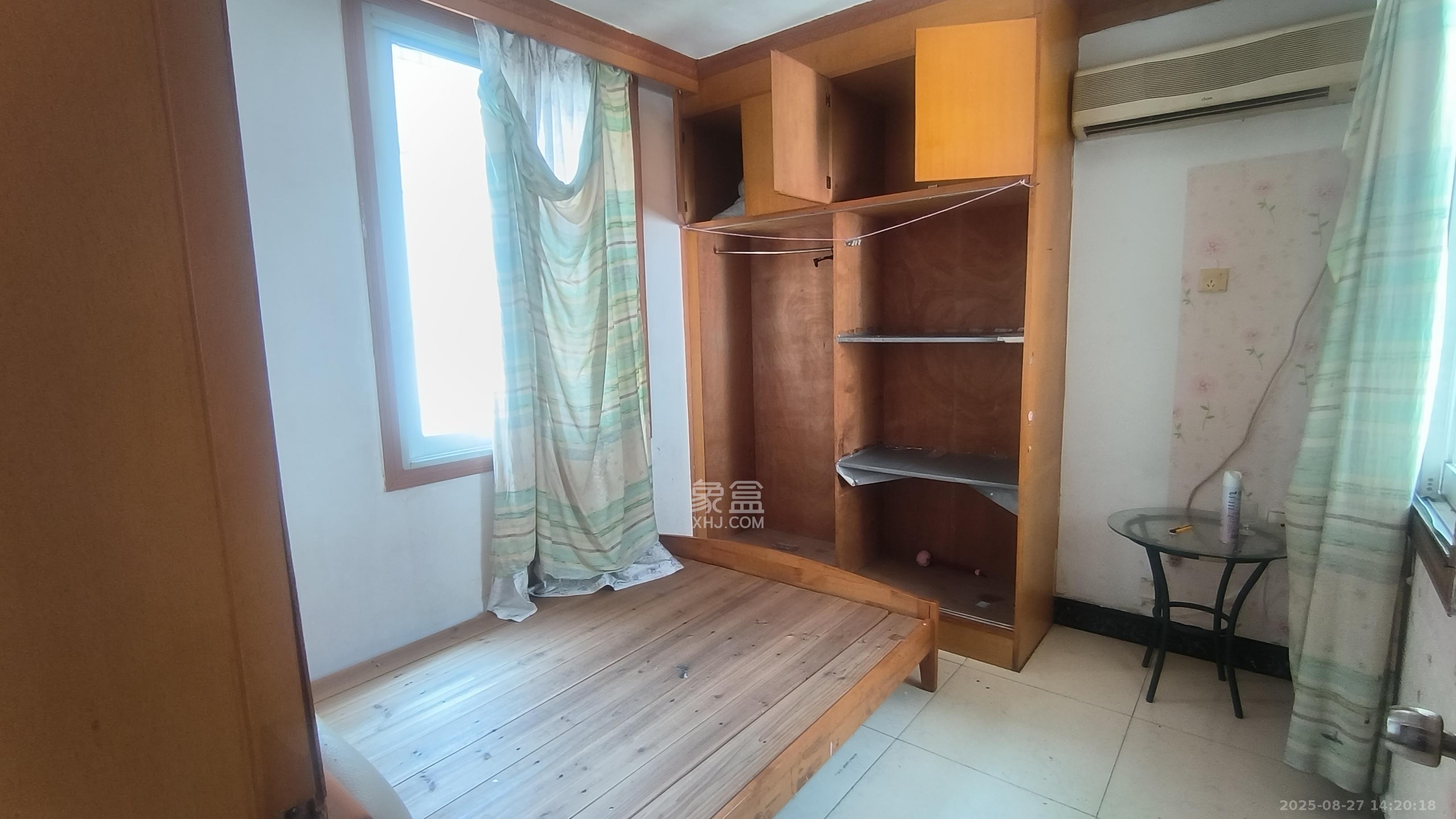 红旗综合安置楼 2室1厅1卫 900.0元/月 红旗综合安置楼 2室1厅1卫 900.0元/月室内图