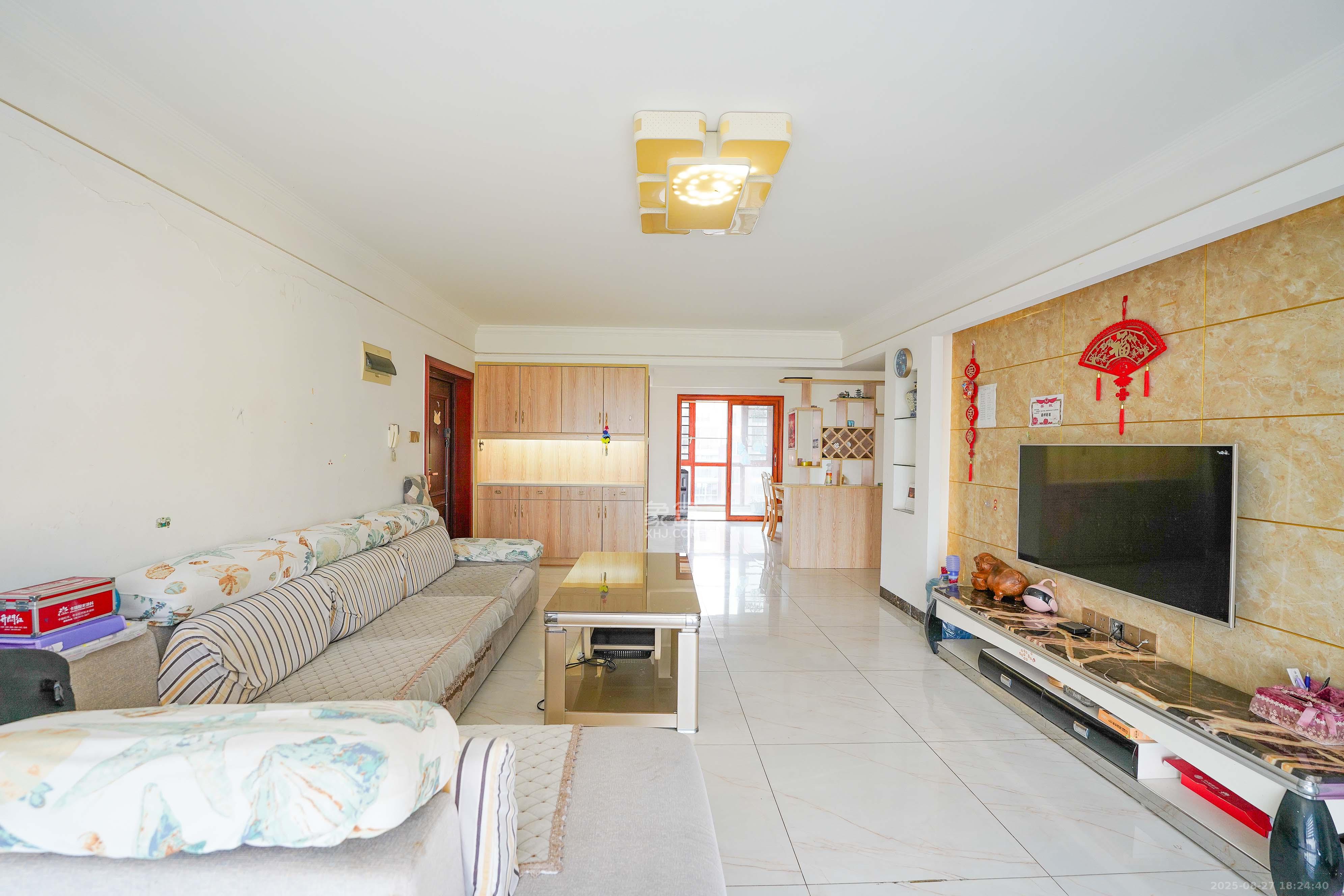 三城花苑(一,二,三期)  3室2厅2卫    62.3万 三城花苑(一,二,三期)  3室2厅2卫    62.3万客厅